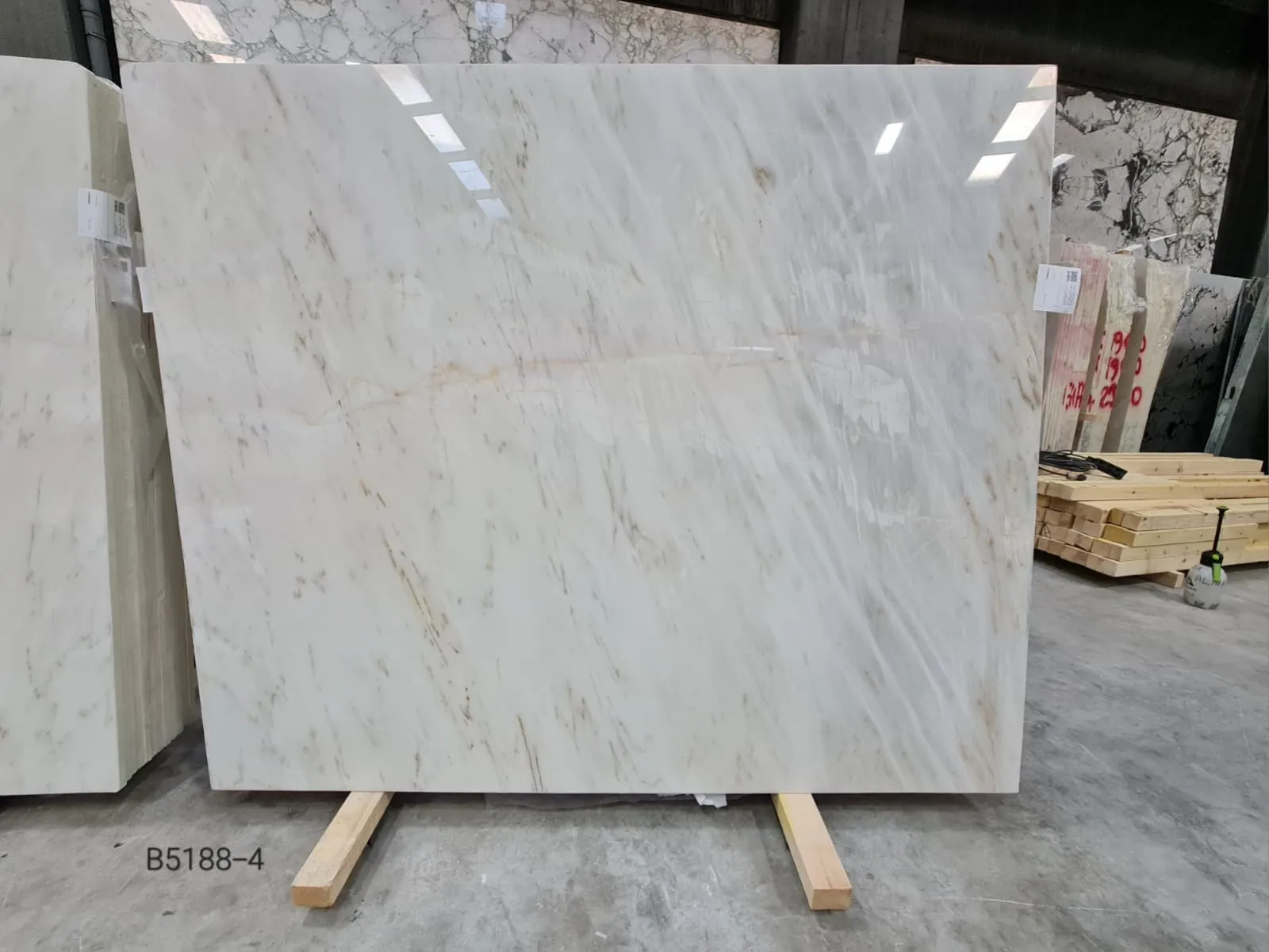 B5188 - 2 CM Calacatta Amber Polished