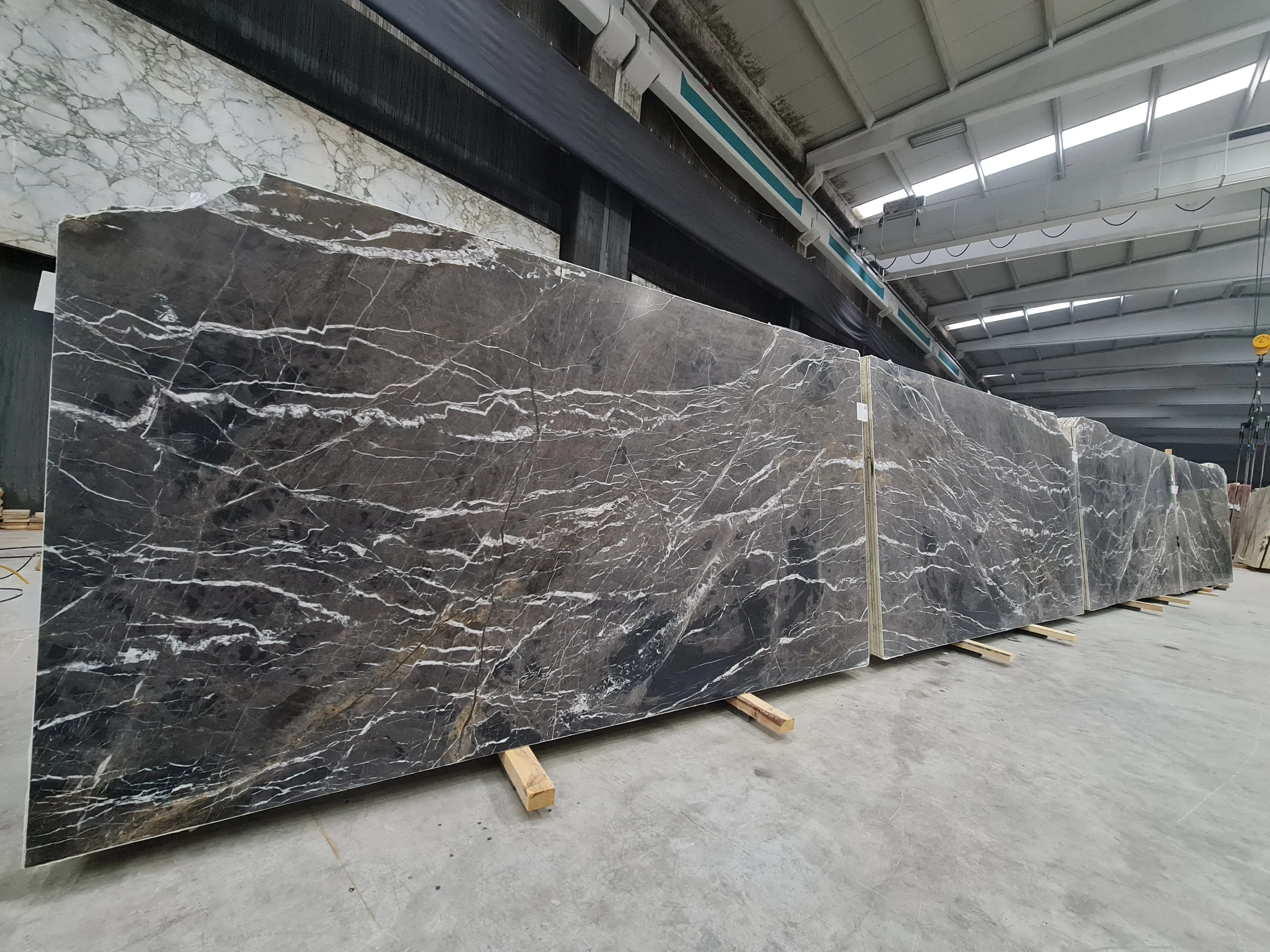 B4749 - 2 CM Bruno Perla Honed