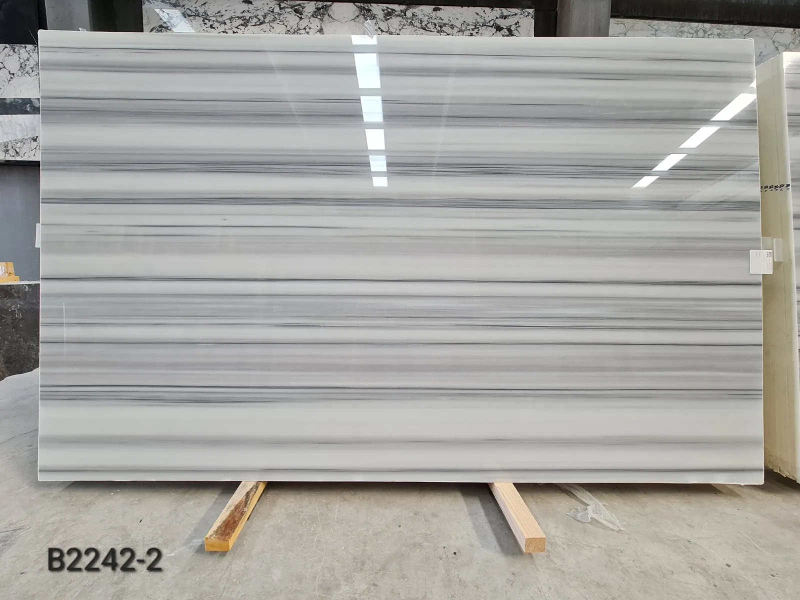 B2242 - 2 CM Striato Olimpico Polished
