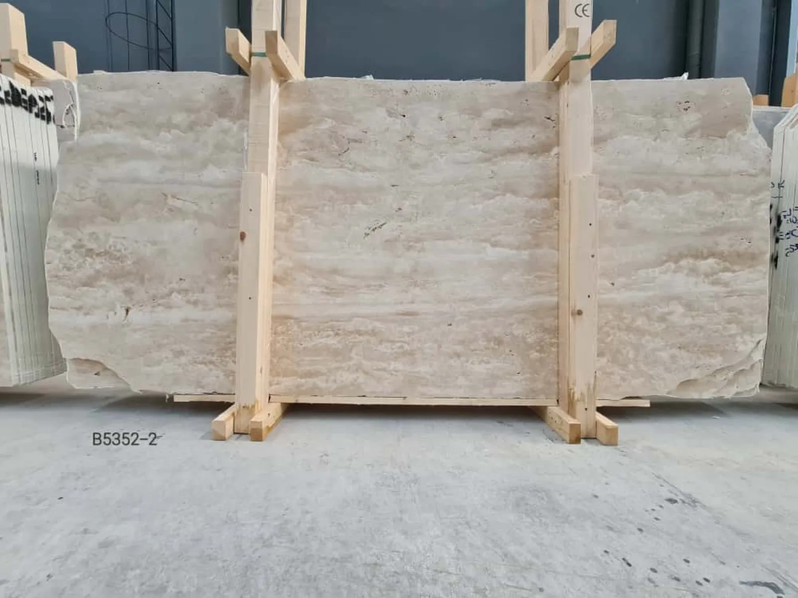 B5352 - 2 CM Travertine Veincut Unfilled Honed