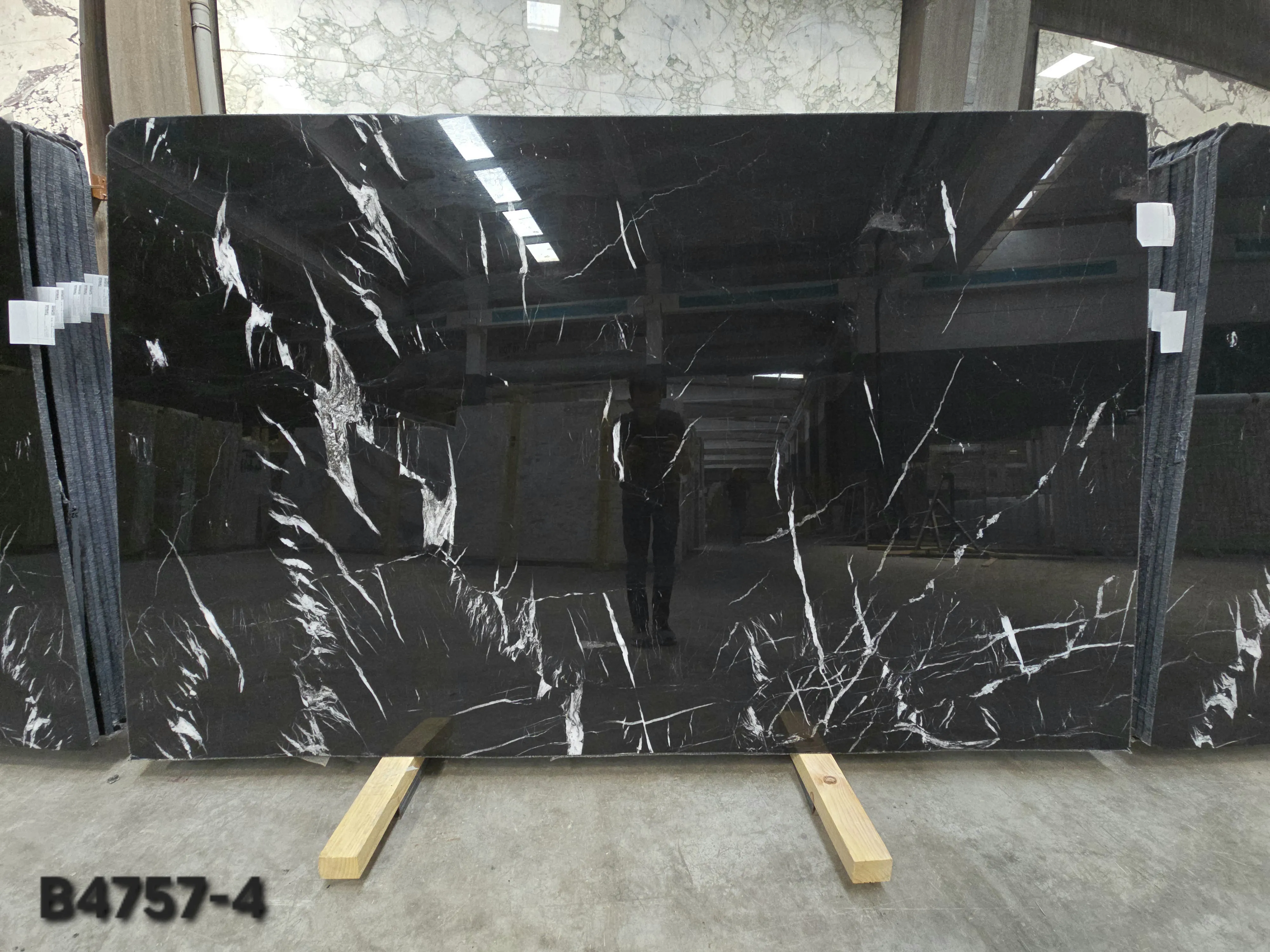 B4757 - 2 CM Alexandrette Black Polished