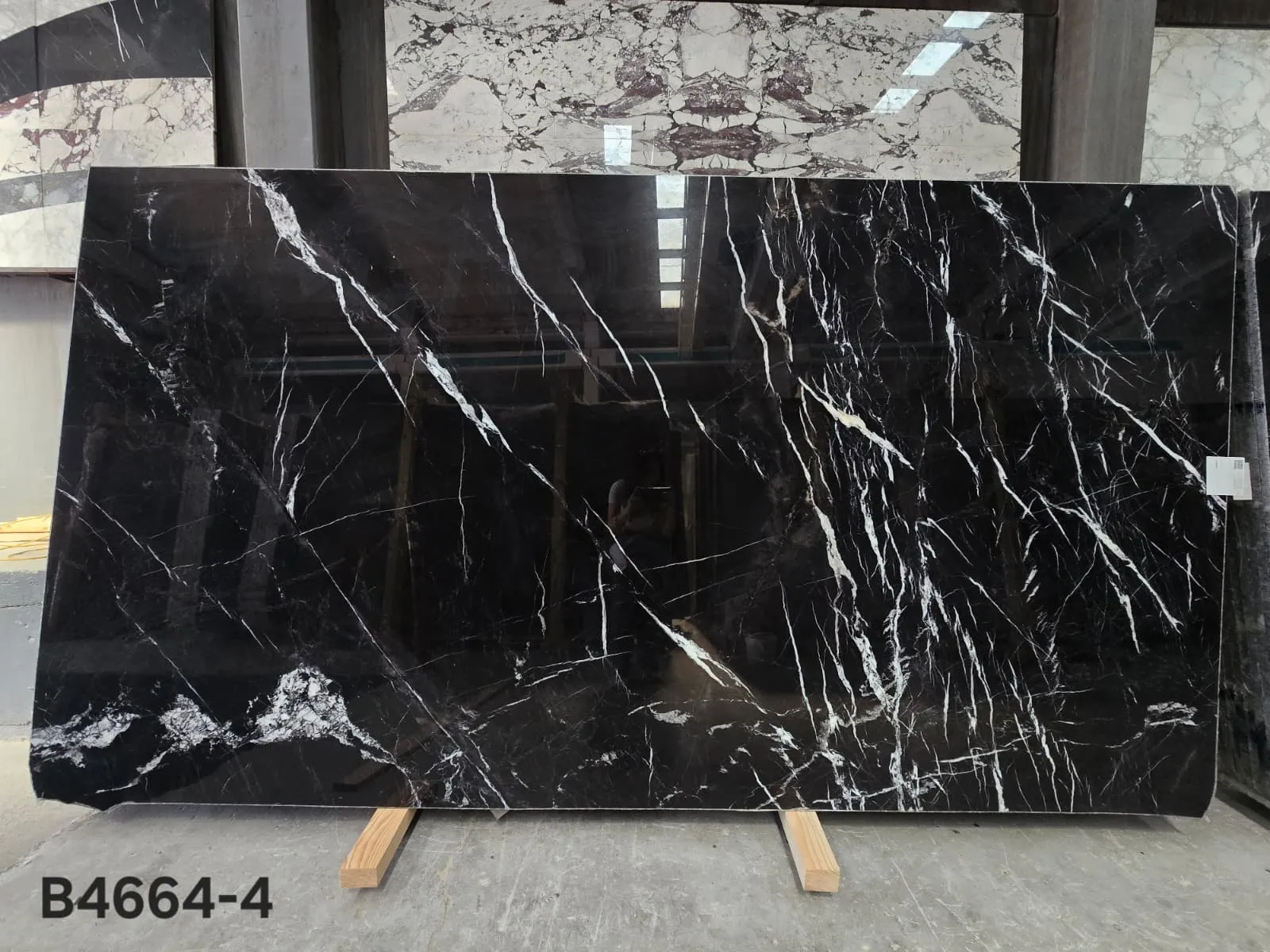 B4664 - 2 CM Alexandrette Black Polished