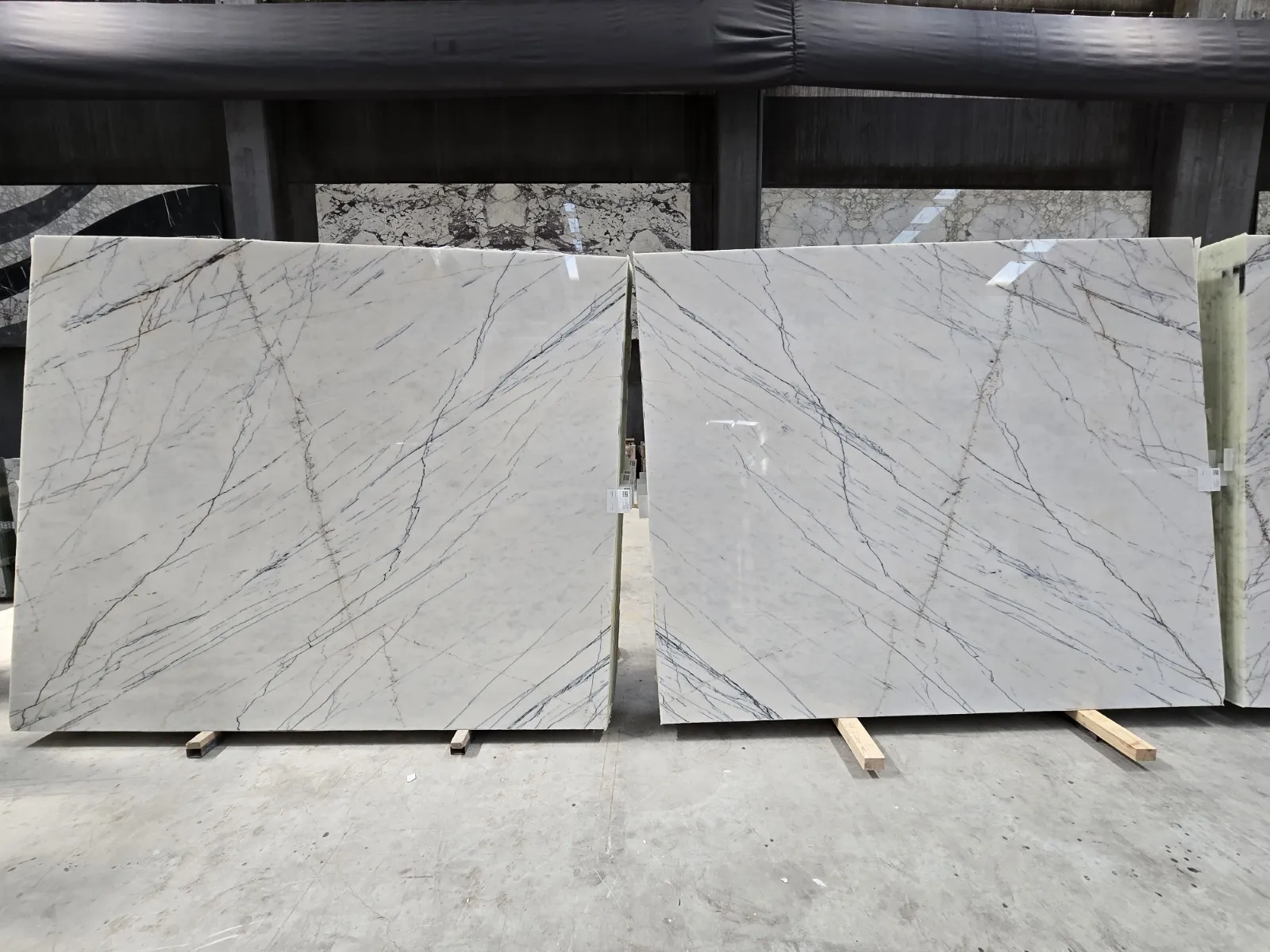 B2195 - 2 CM Lilac Polished