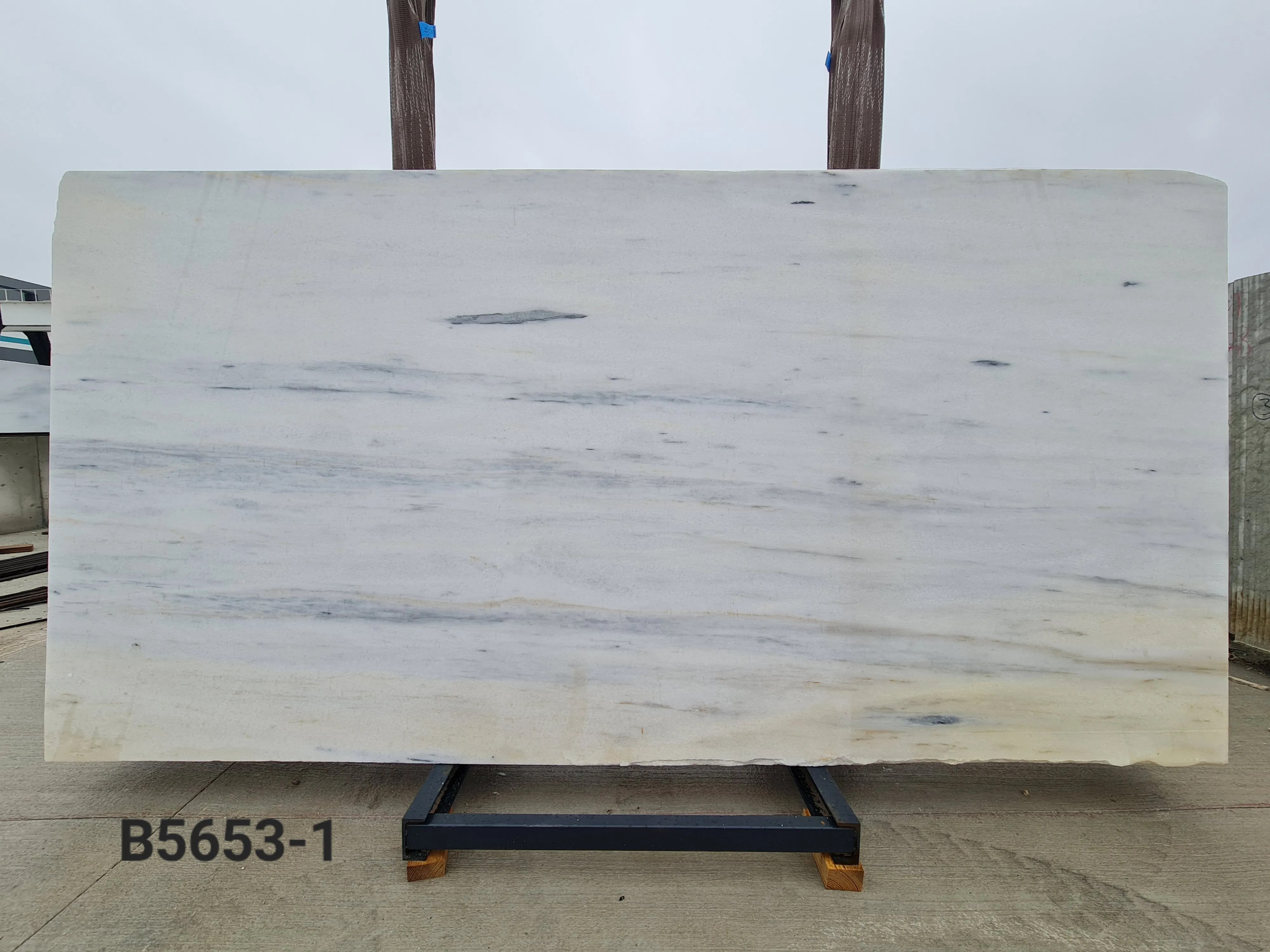 B5653 - 3 CM Opal White Polished
