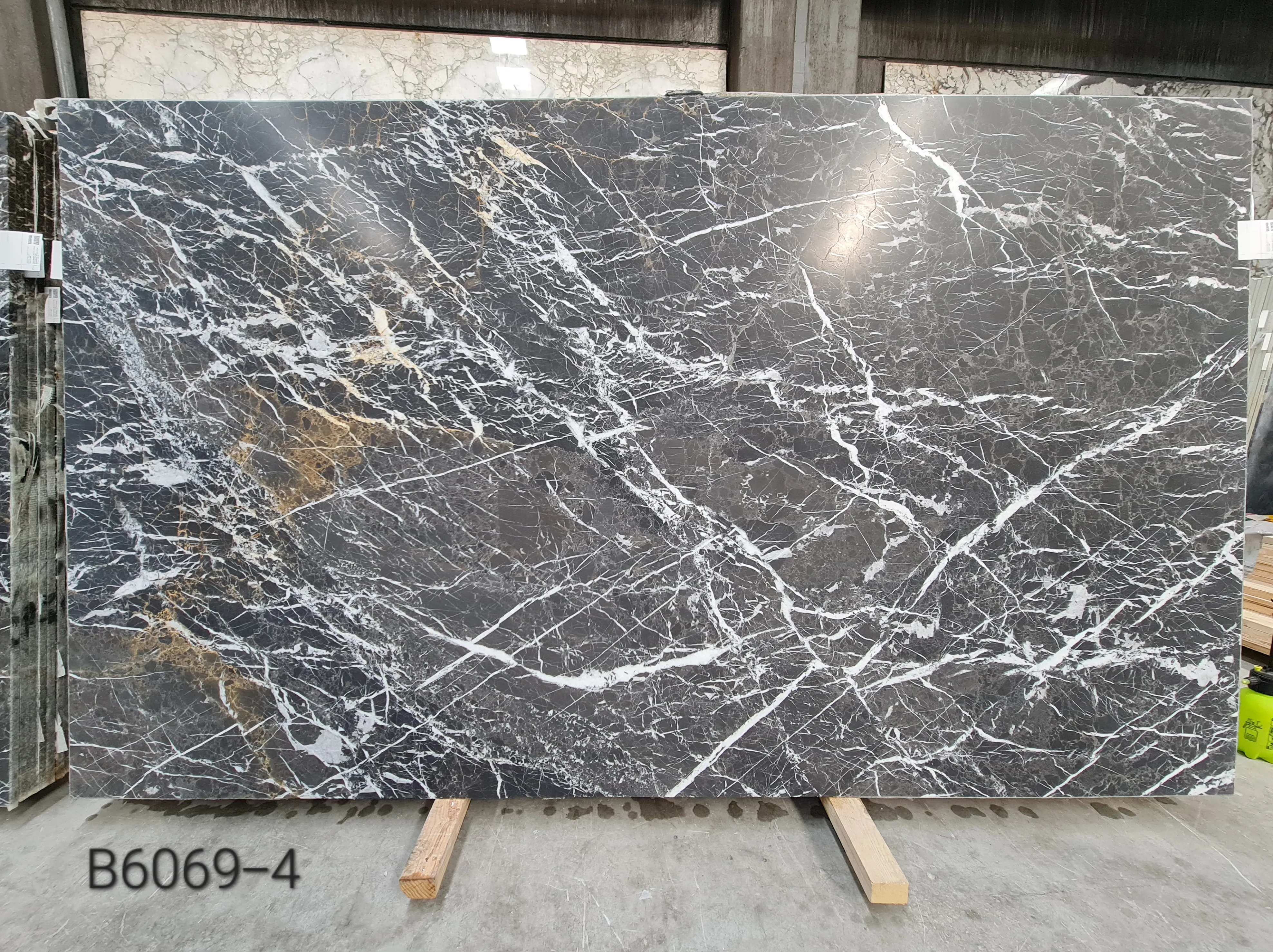 B6069 - 2 CM Black Diamond Honed