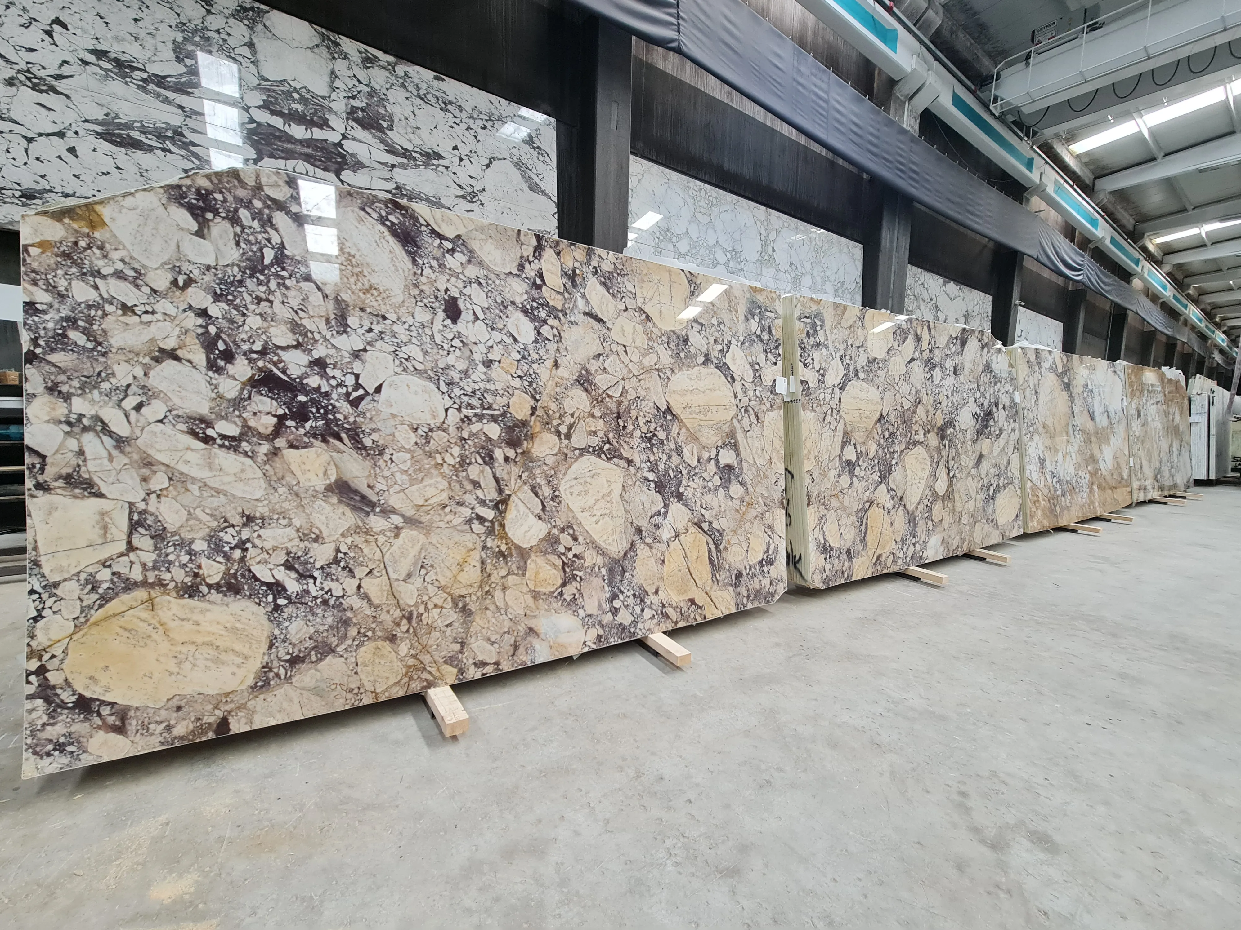 B6216 - 2 CM Calacatta Viola Polished