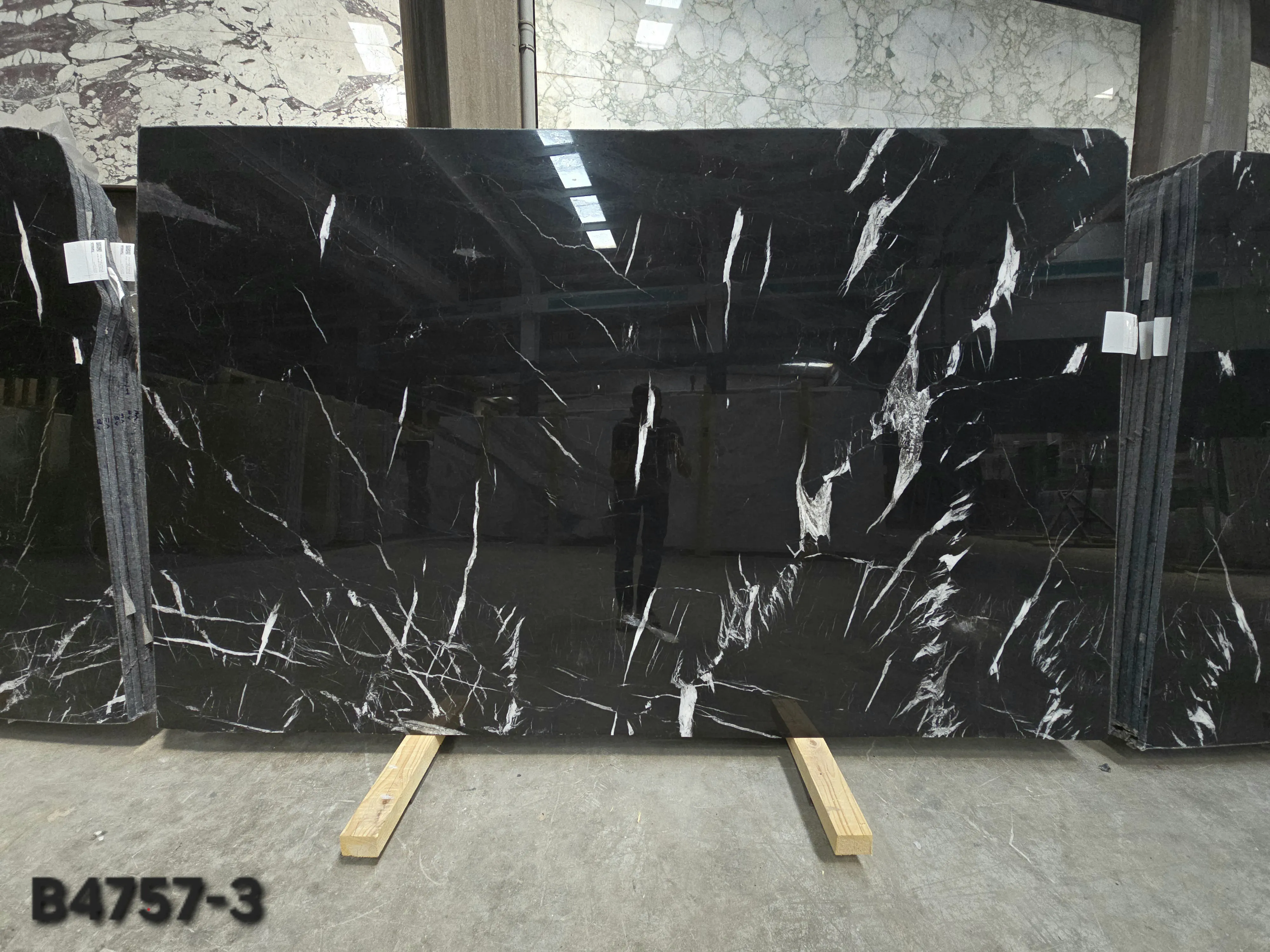 B4757 - 2 CM Alexandrette Black Polished