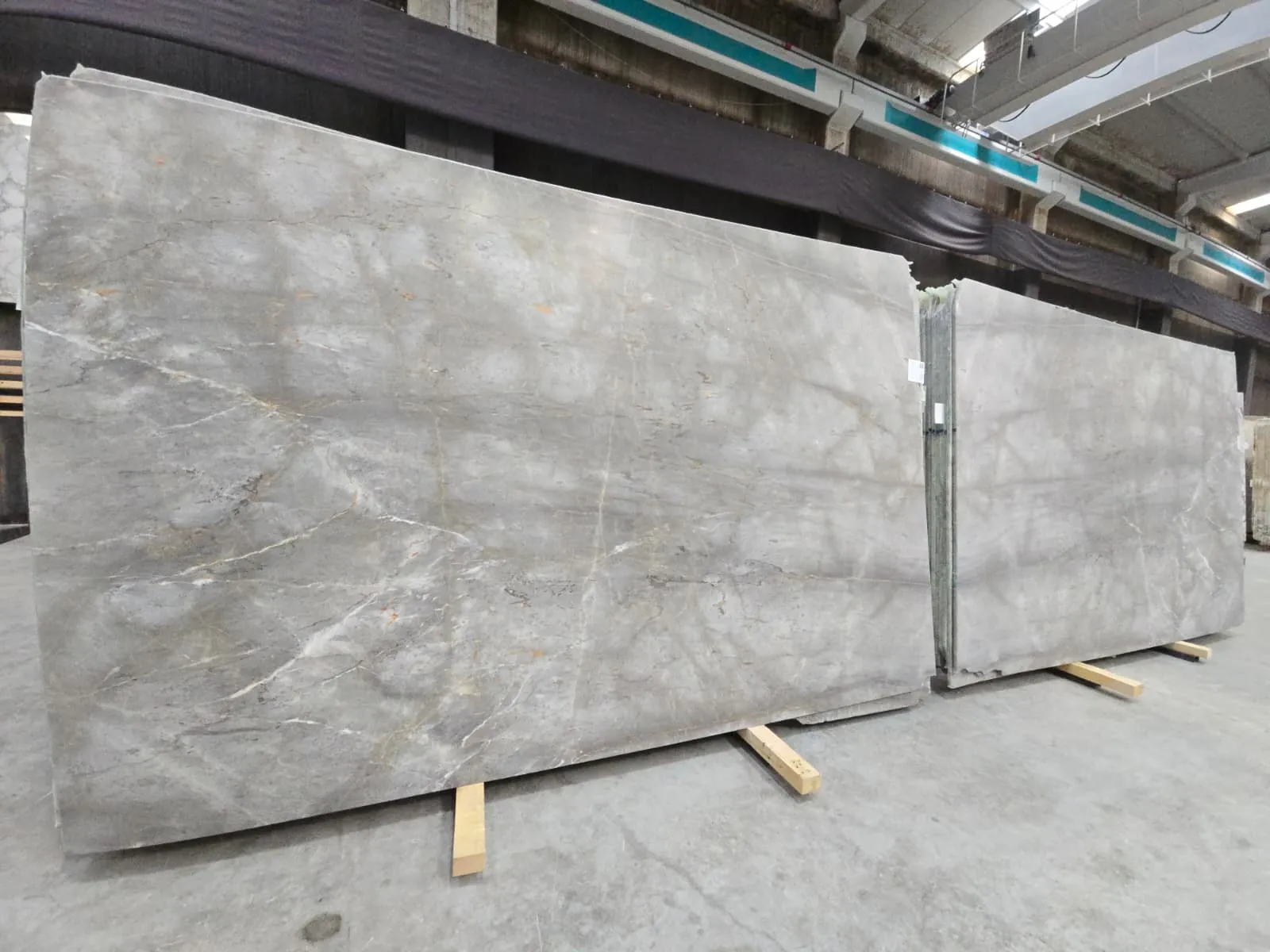 B5411 - 2 CM Baran Grey Honed