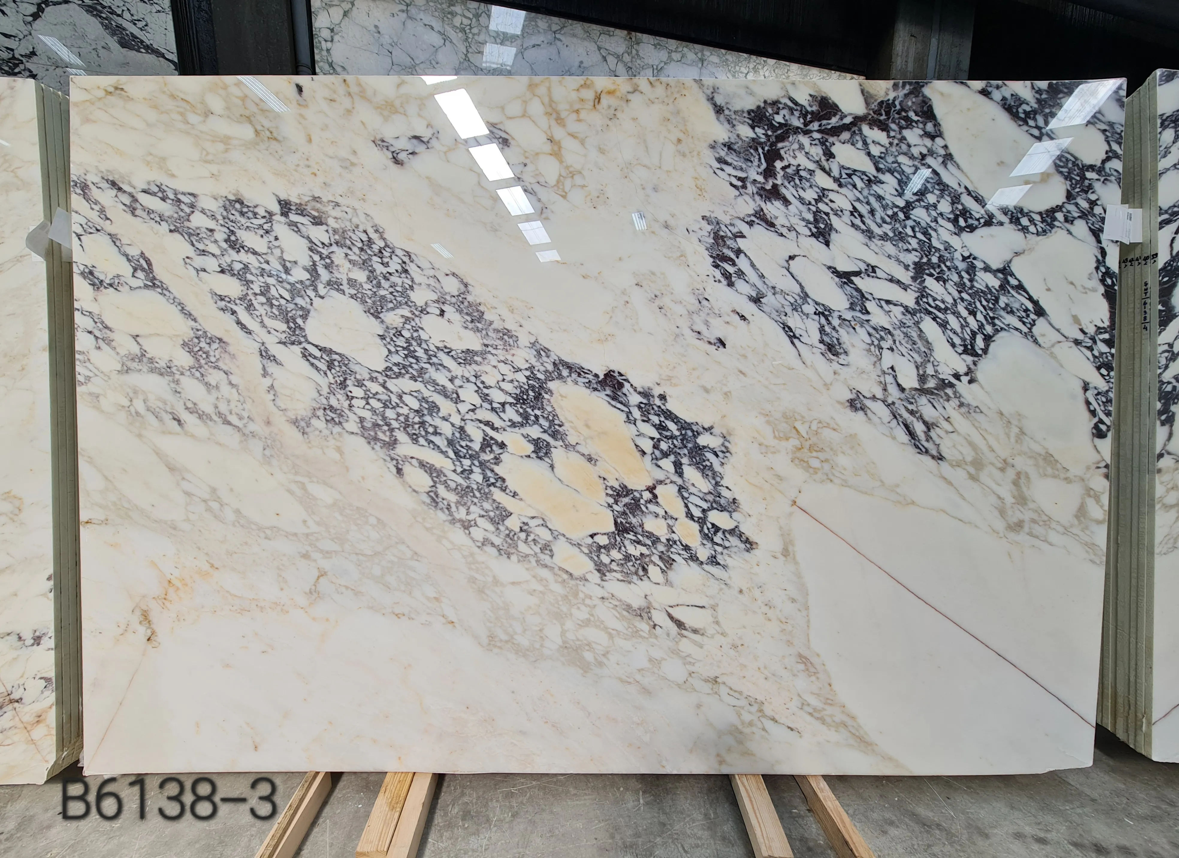 B6138 - 2 CM Afyon Sugar Violet Polished