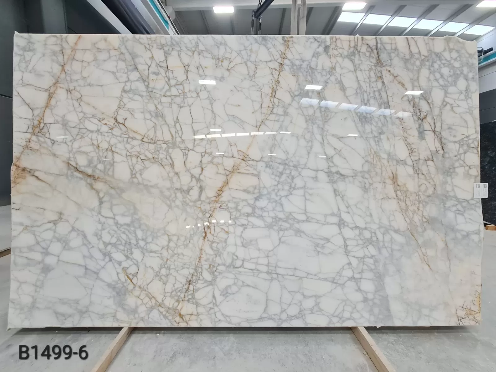 B1499 - 2CM CALACATTA VENATO POLISHED