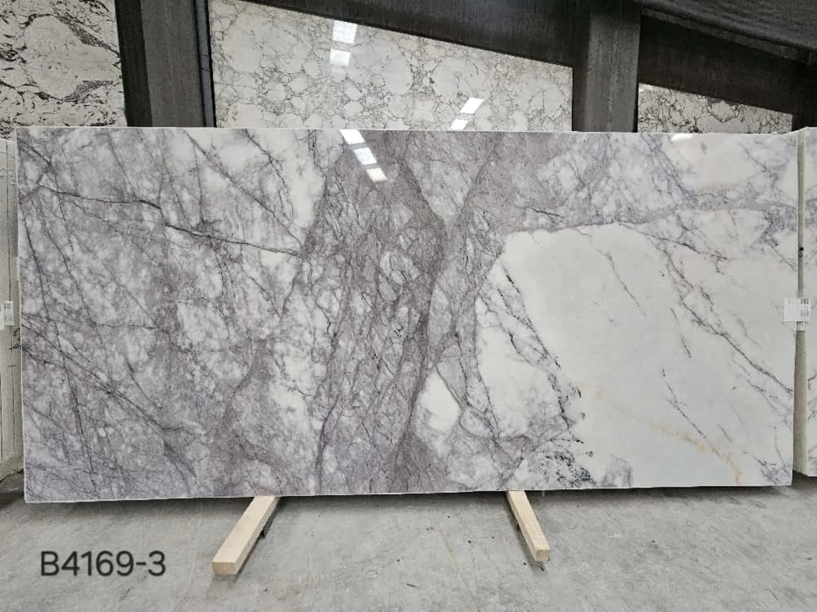 B4169 - 2 CM Lilac Polished