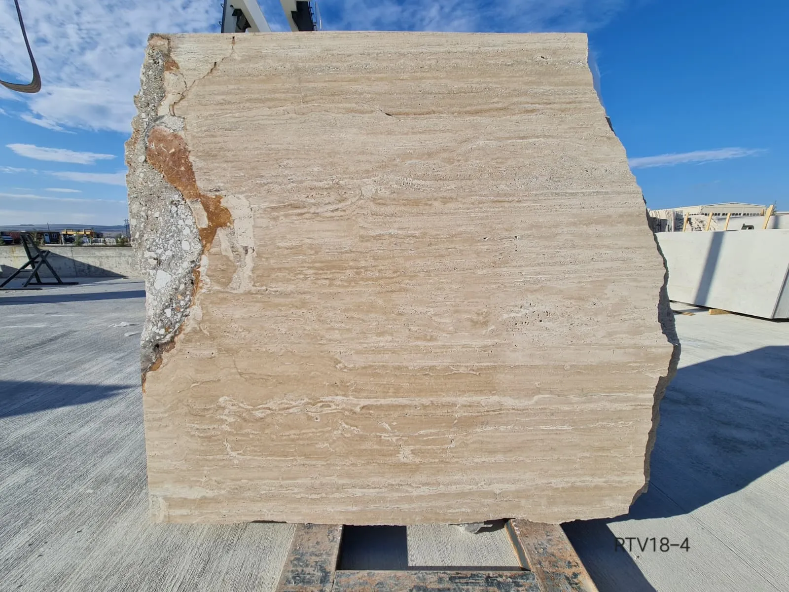 RTV18 - RIVA TRAVERTINE VEINCUT UNFILLED POLISHED