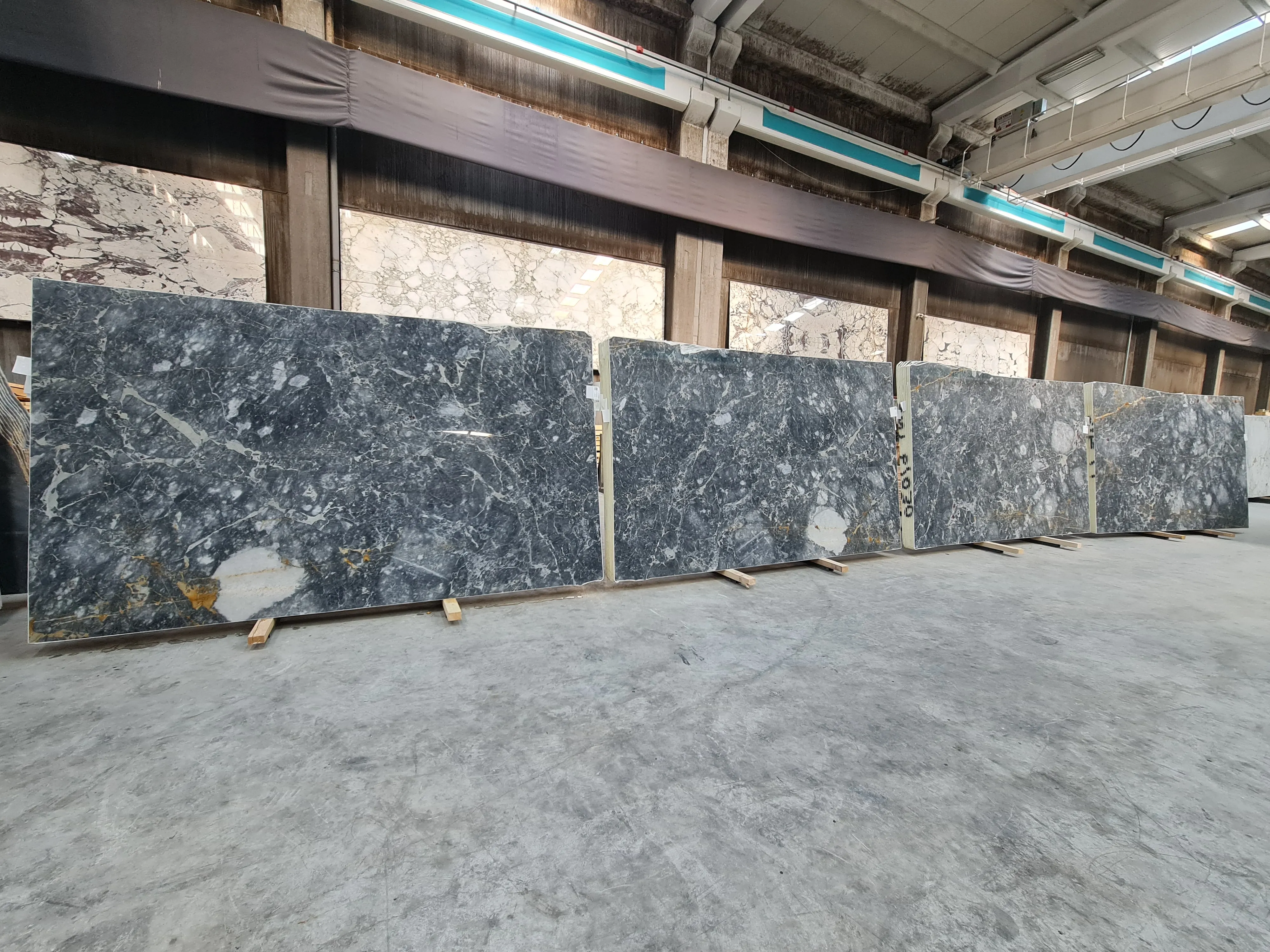 B6030 - 2 CM Jaguar Grey Polished