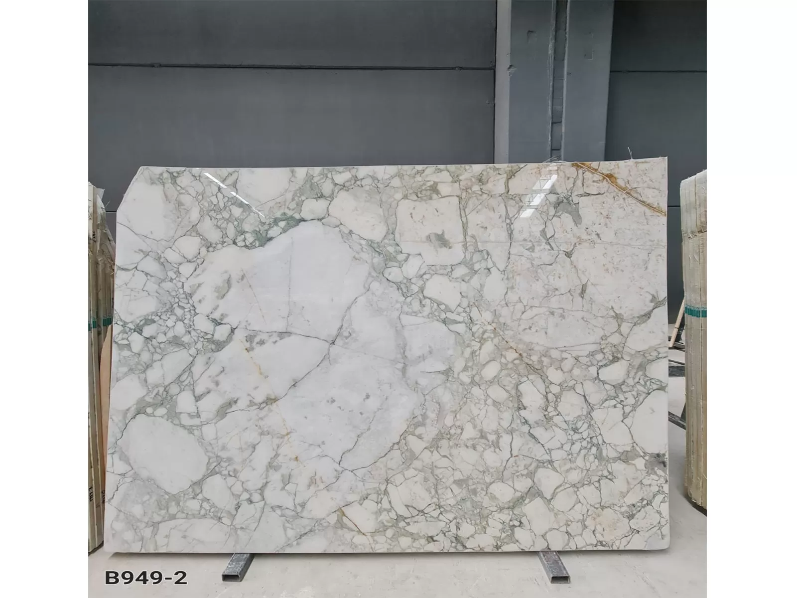 B949 - 2CM CALACATTA GREEN POLISHED