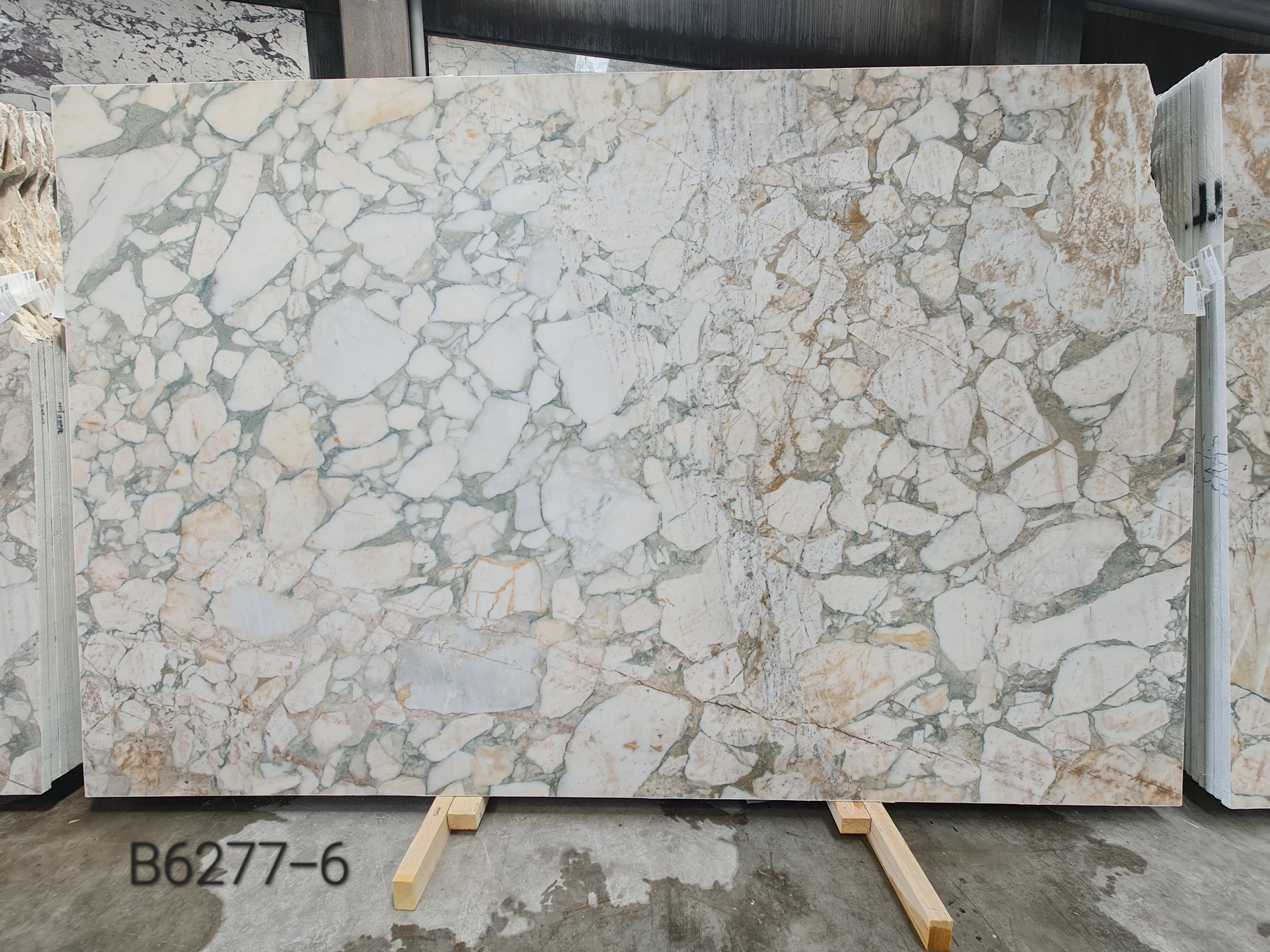 B6277 - 2 CM Calacatta Green Honed