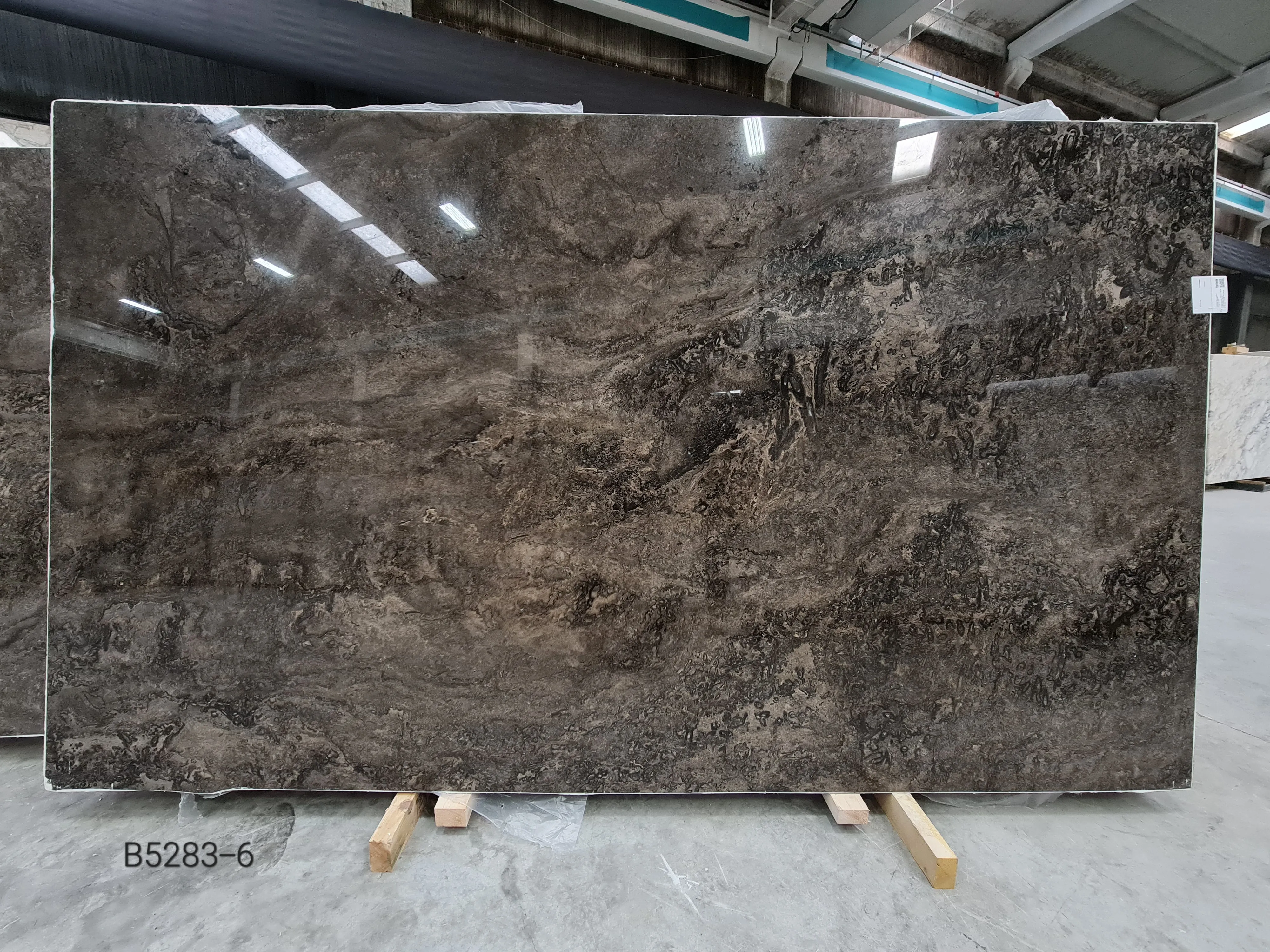 B5283 - 2 CM Narcisse Polished