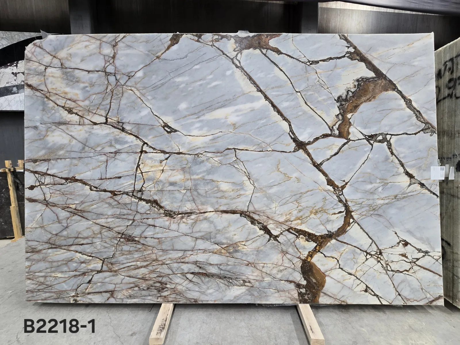 B2218 - 2 CM Deep River Honed