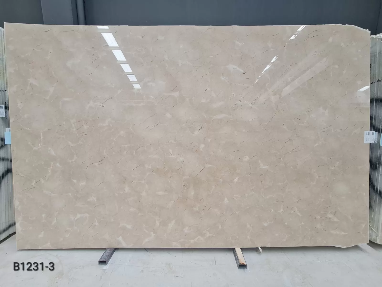 B1231 - 2 CM Crema Marfil Polished