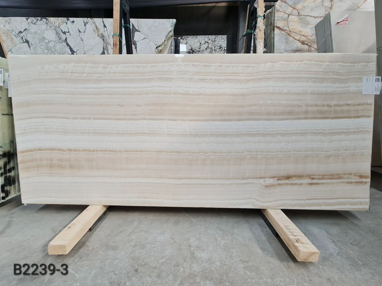 B2239 - 2 CM White Onyx Polished