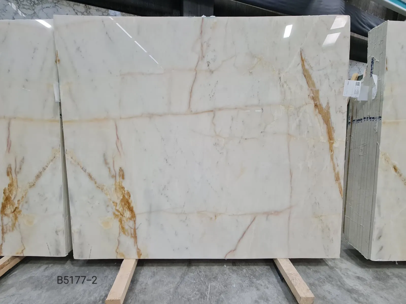 B5177 - 2 CM Calacatta Amber Polished