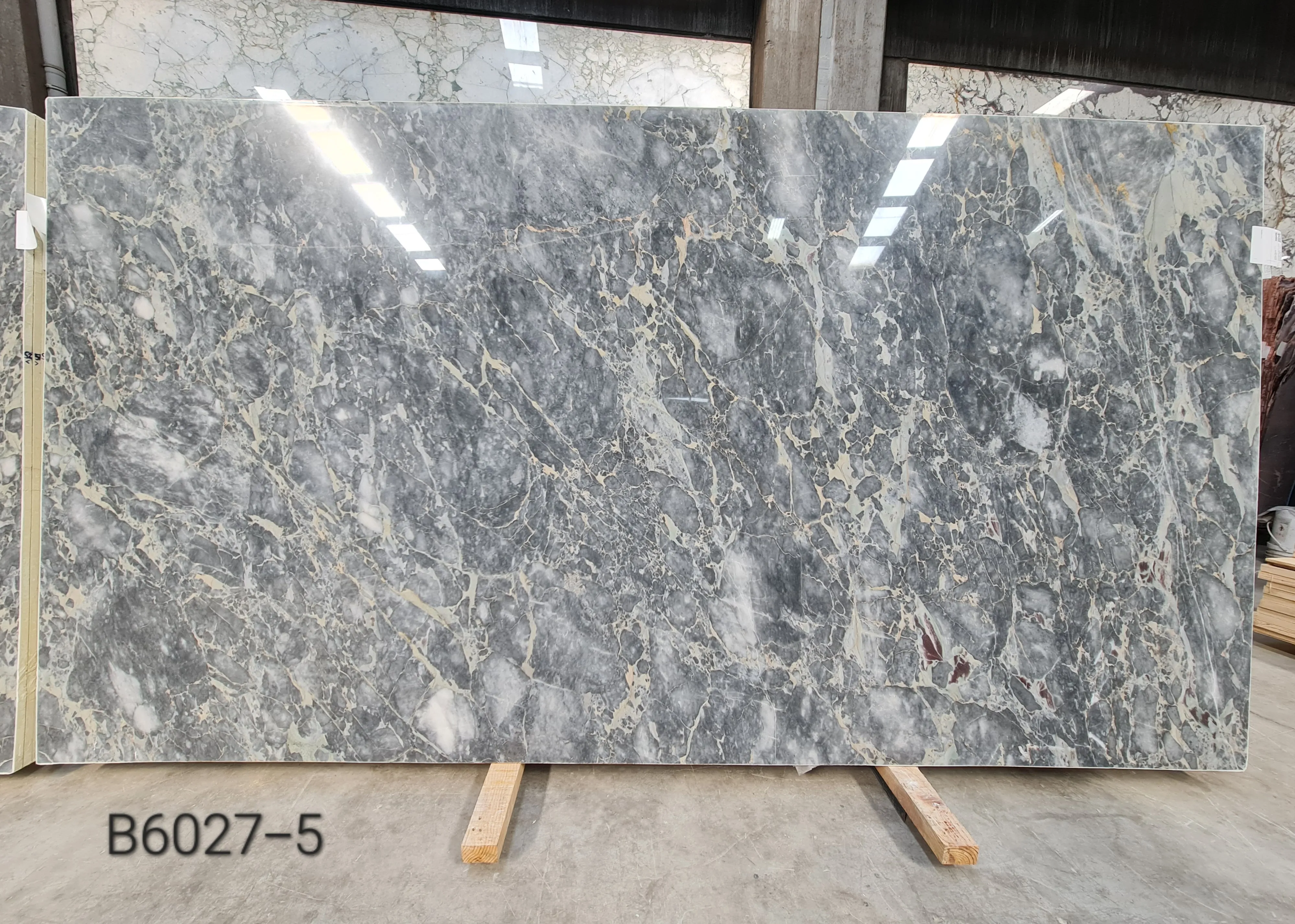 B6027 - 2 CM Jaguar Grey Polished