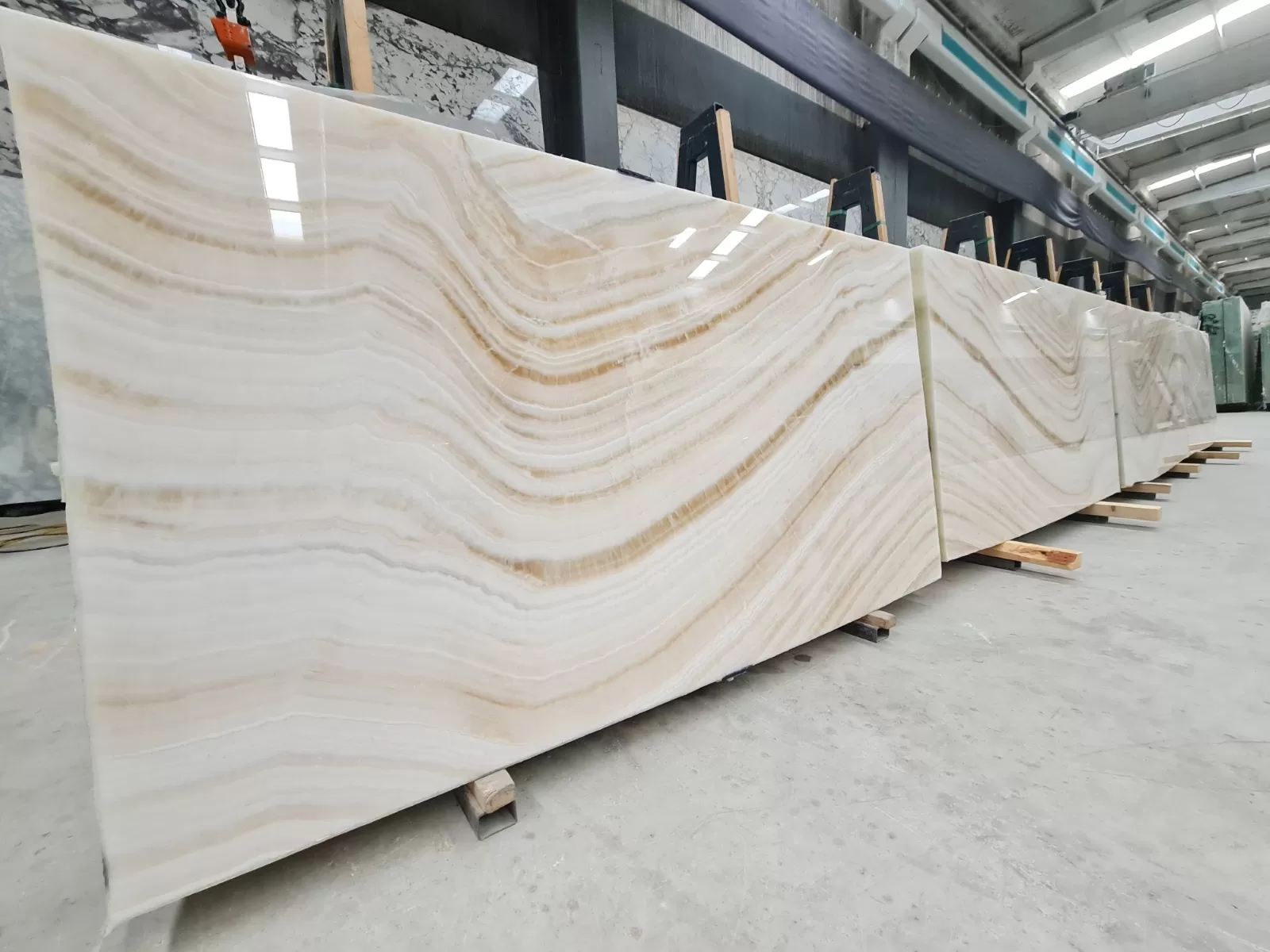 B1969 - 2CM WHITE ONYX POLISHED