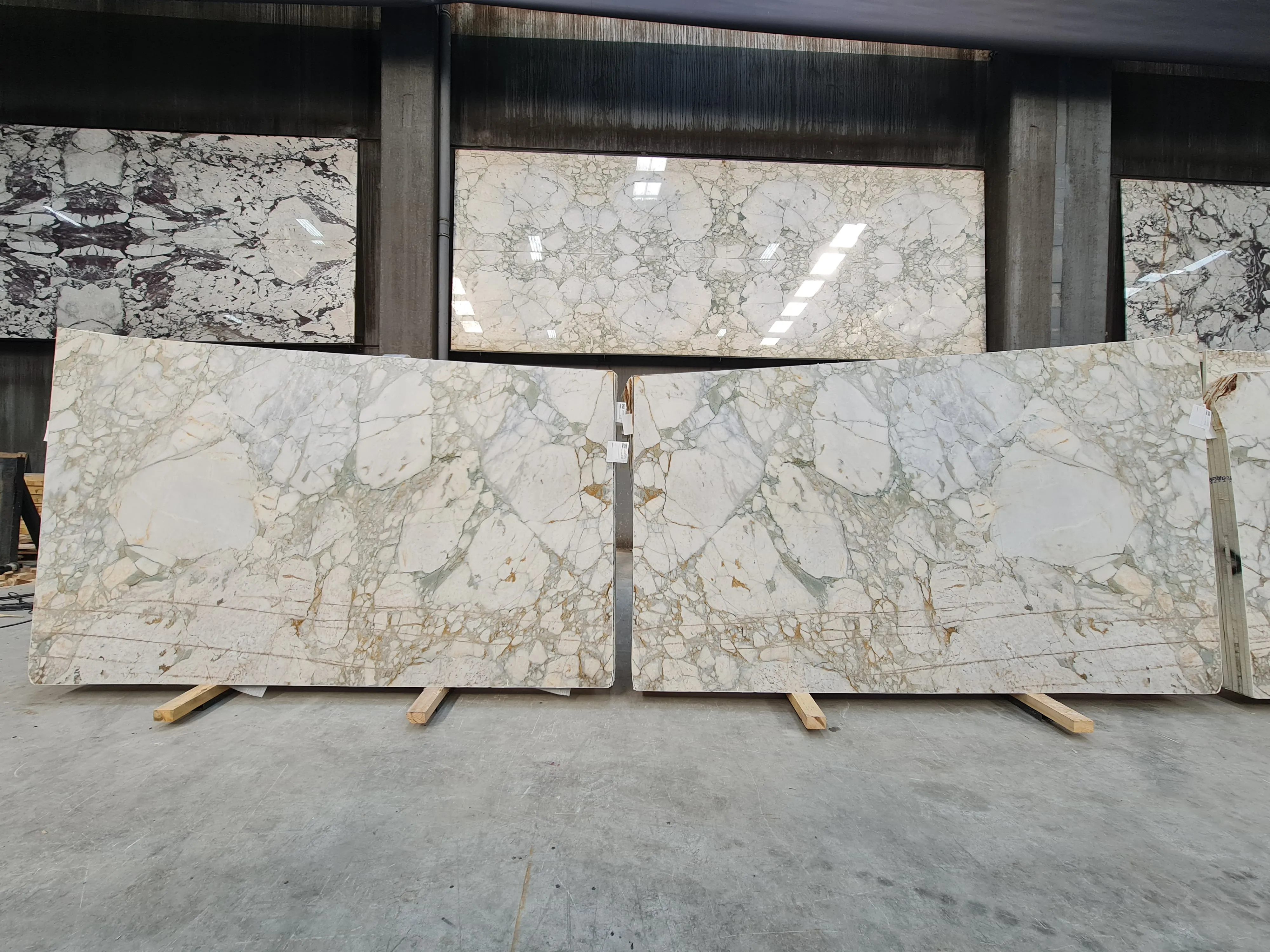 B5417 - 2 CM Calacatta Green Honed