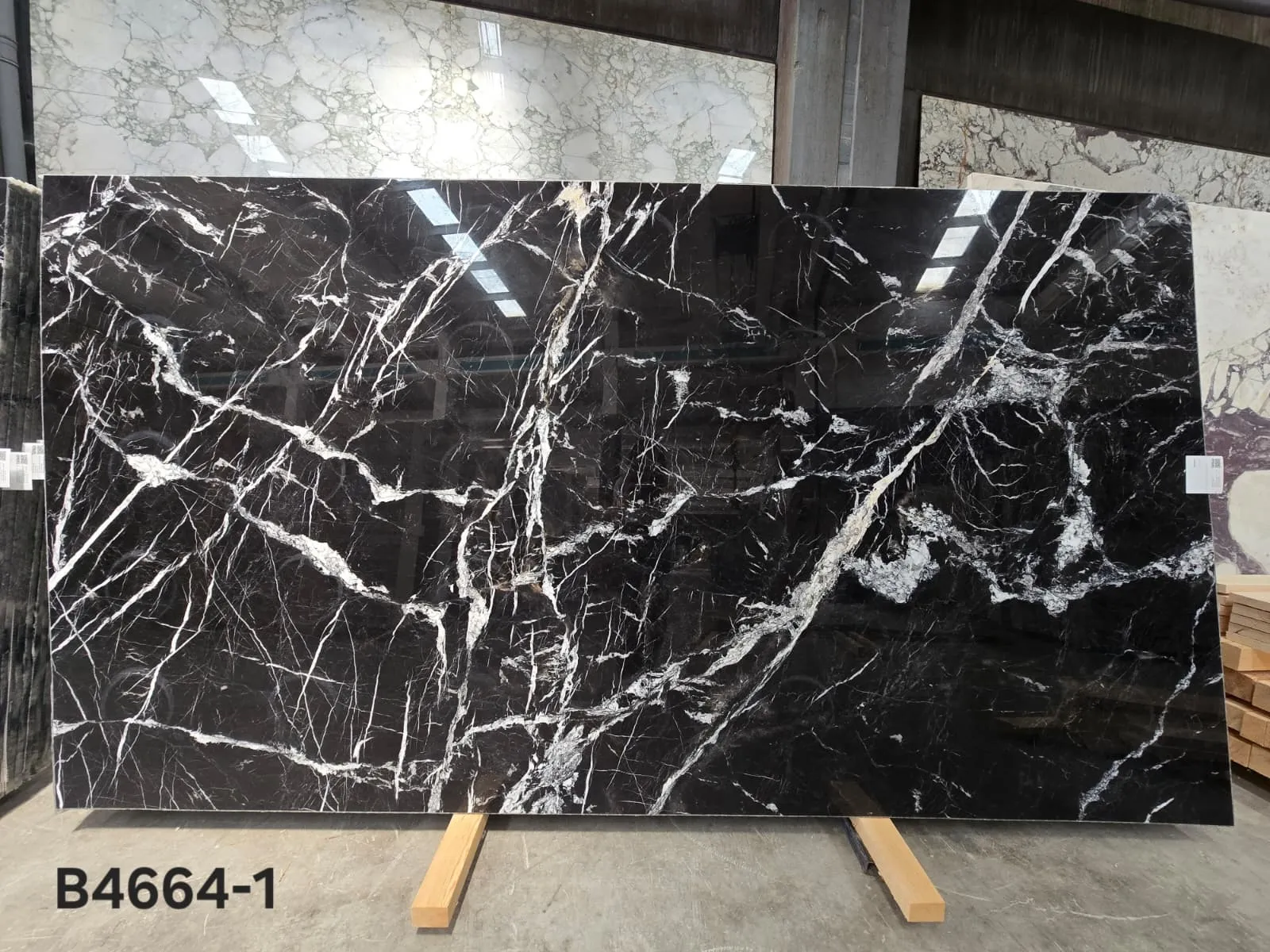 B4664 - 2 CM Alexandrette Black Polished