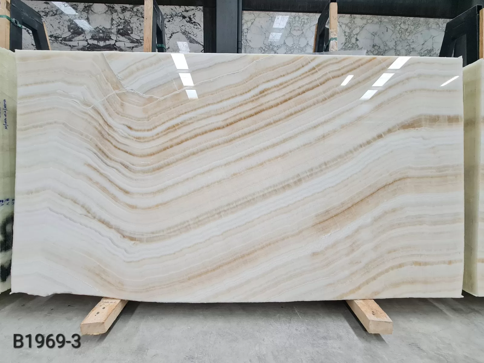 B1969 - 2CM WHITE ONYX POLISHED