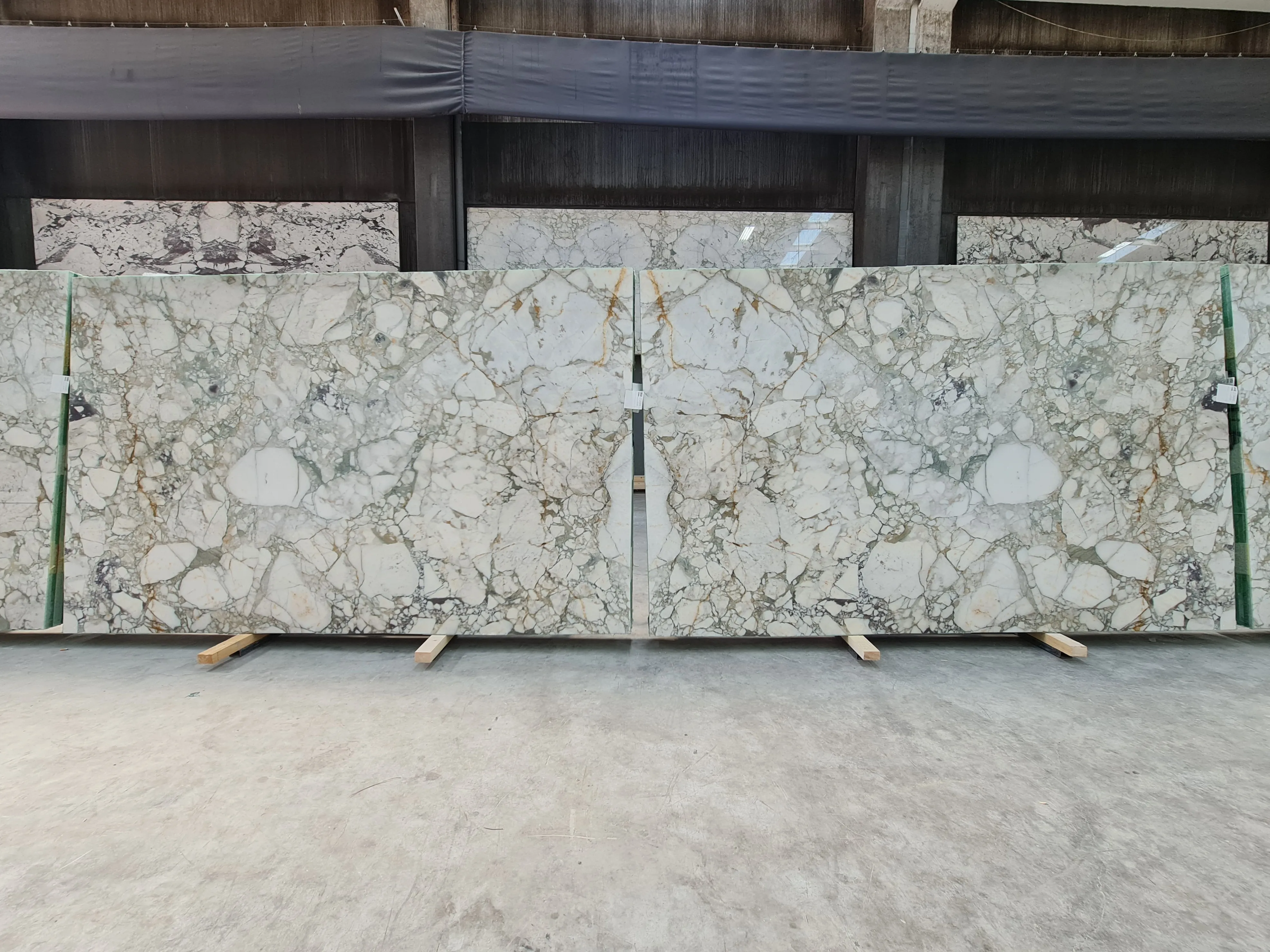 B5146 - 2 CM Calacatta Green Honed