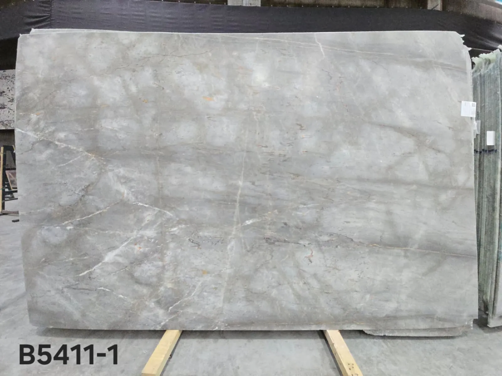 B5411 - 2 CM Baran Grey Honed