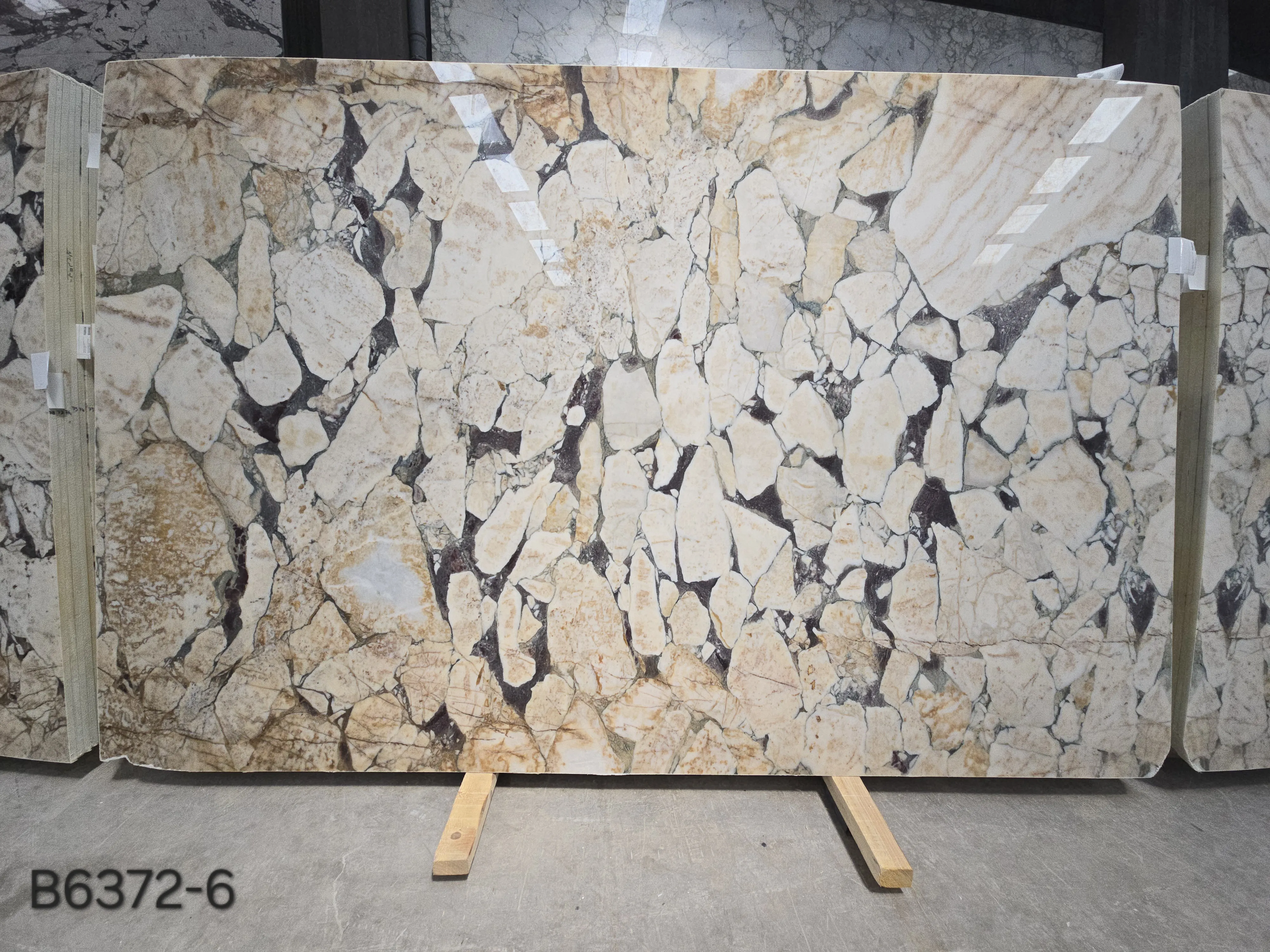 B6372 - 2 CM Calacatta Viola Polished