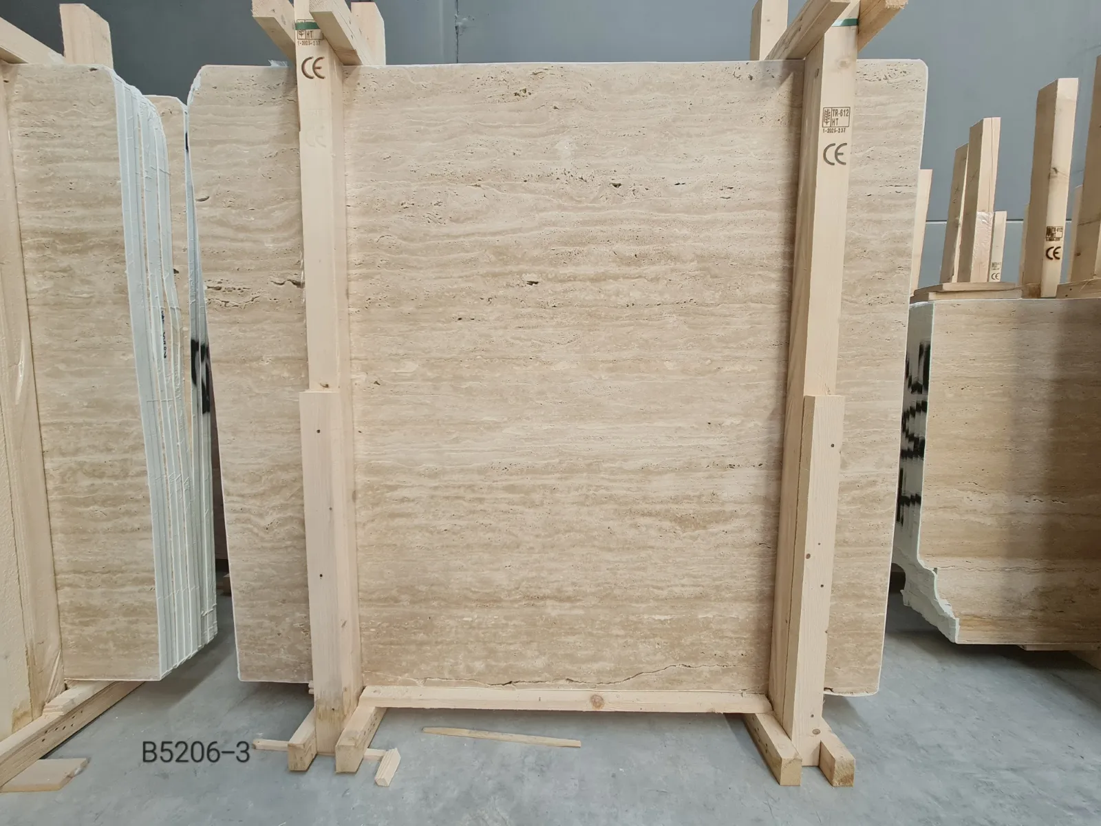 B5206 - 2 CM Veincut Travertine Unfilled Honed