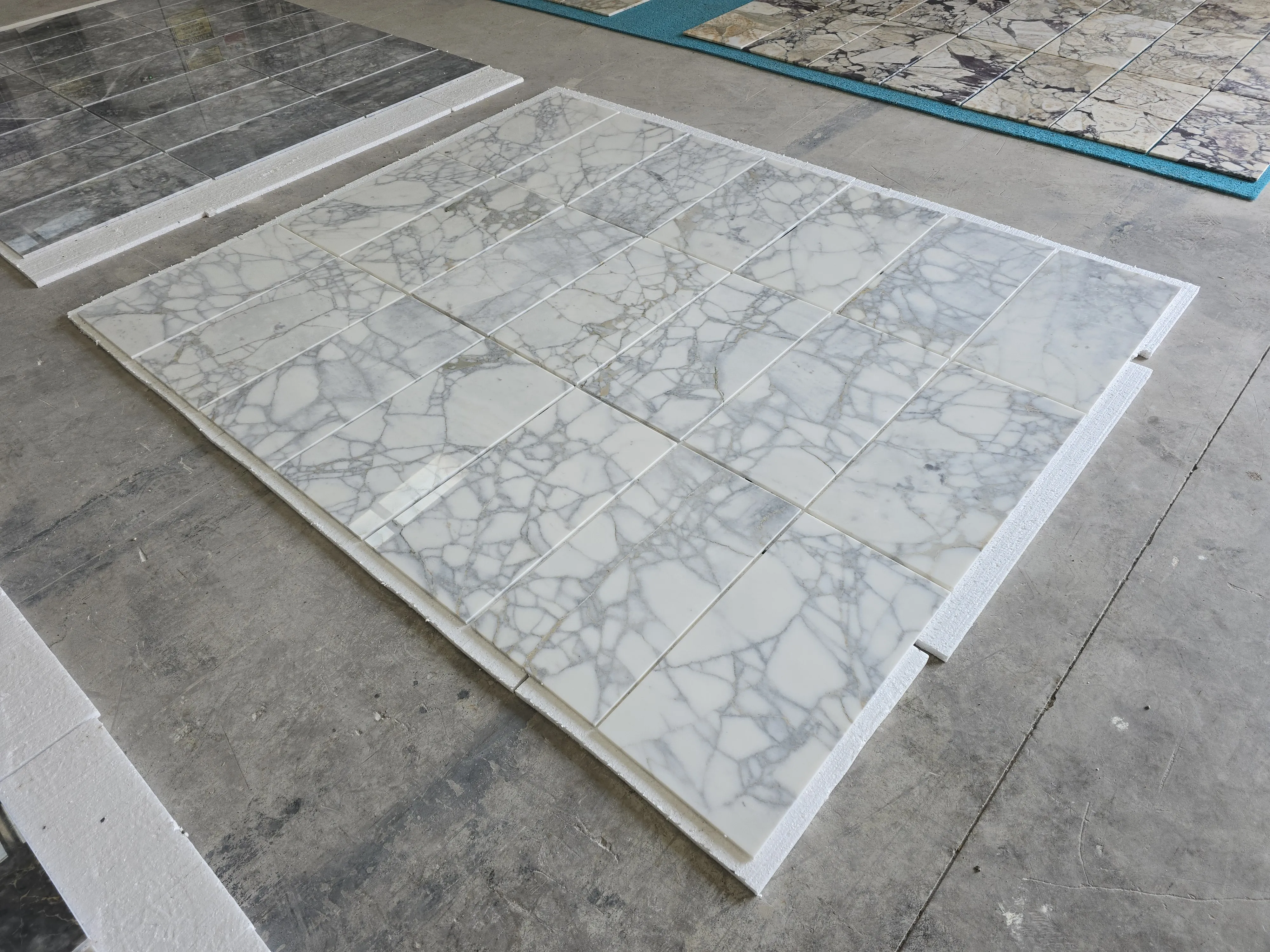 Calacatta Venato Tile