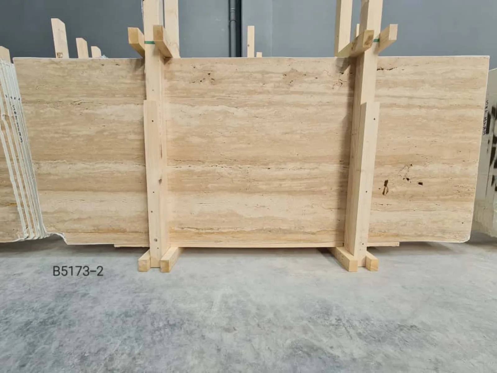 B5173 - 2 CM Veincut Travertine Unfilled Honed