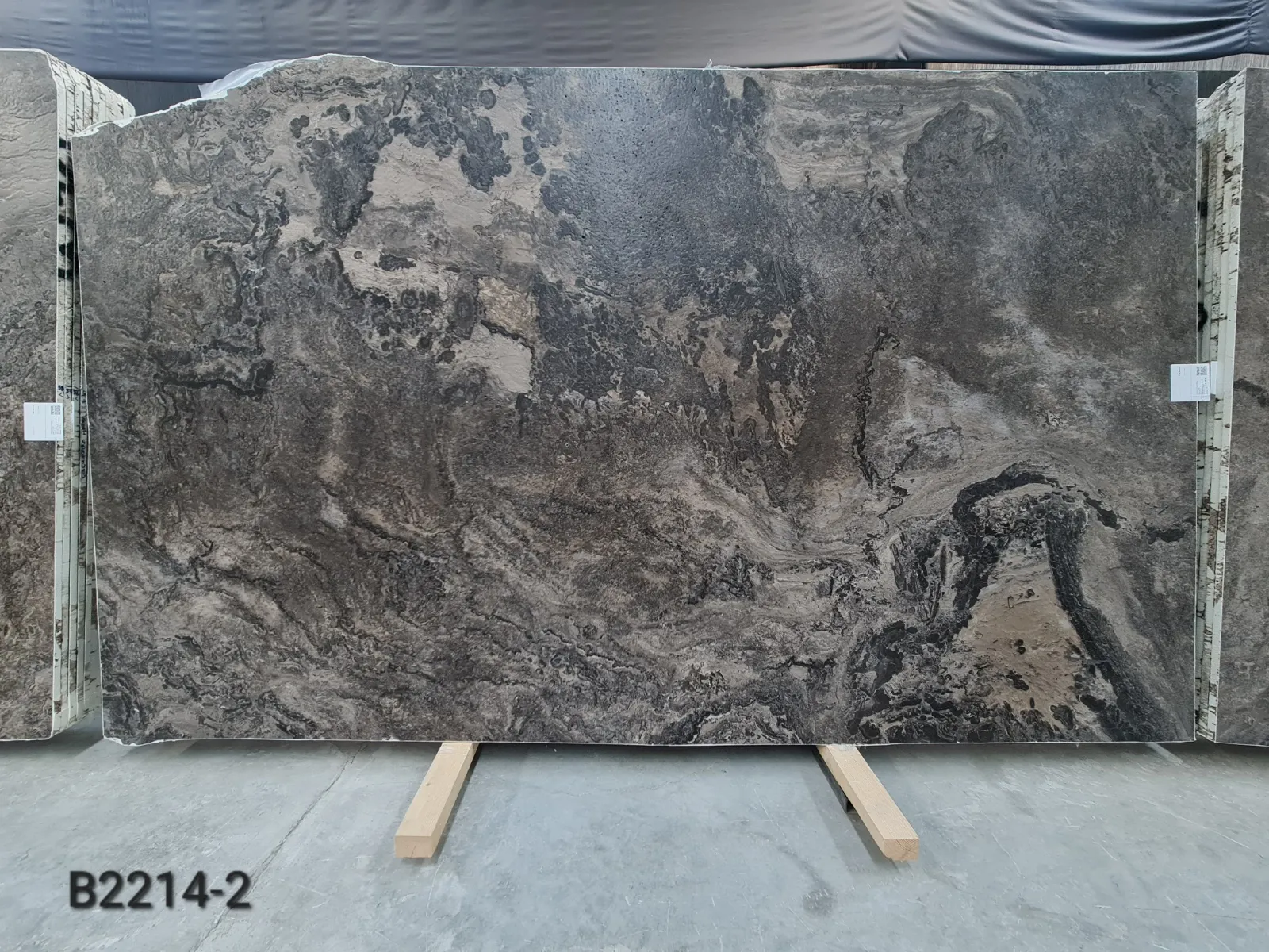 B2214 - 2 CM Narcisse Leather-Finished