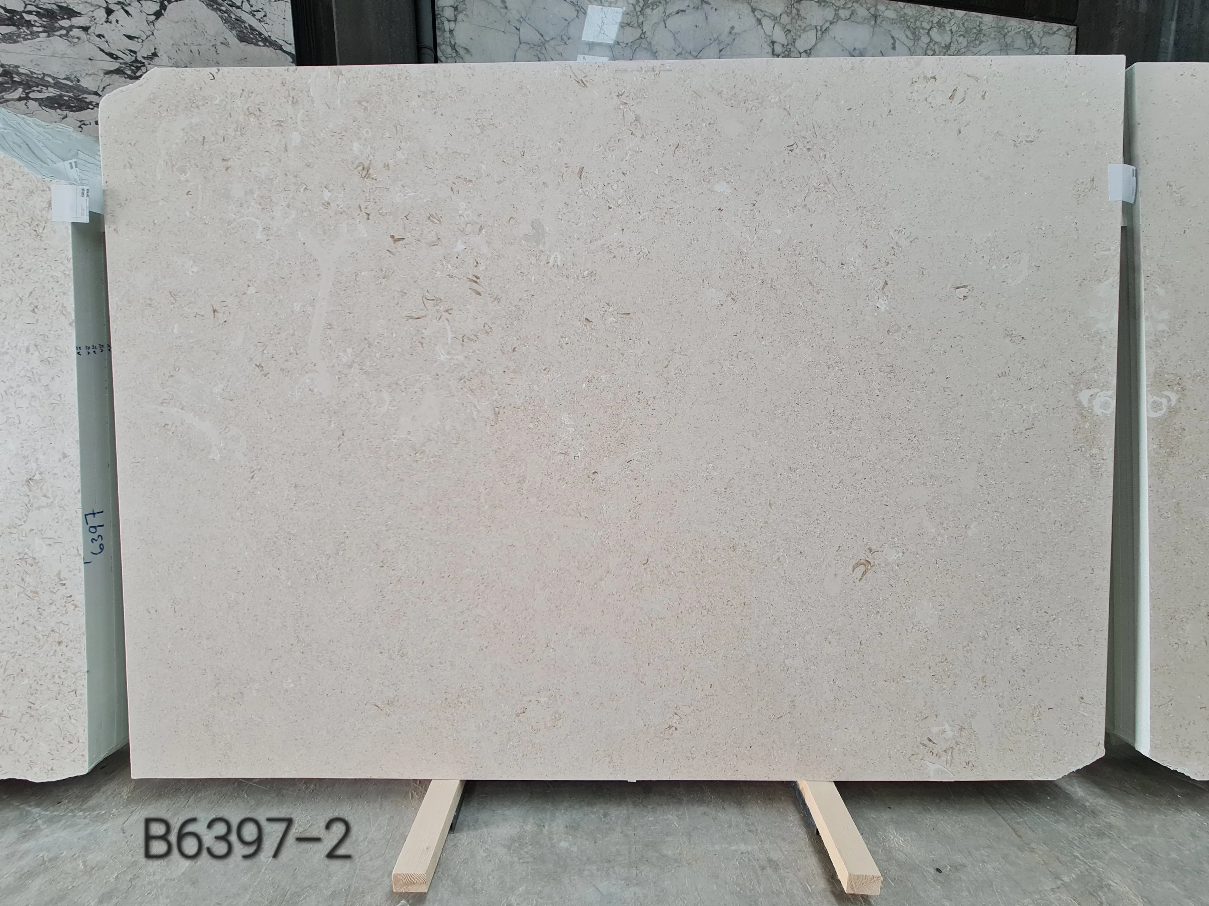 B6397 - 2 CM Myra Honed