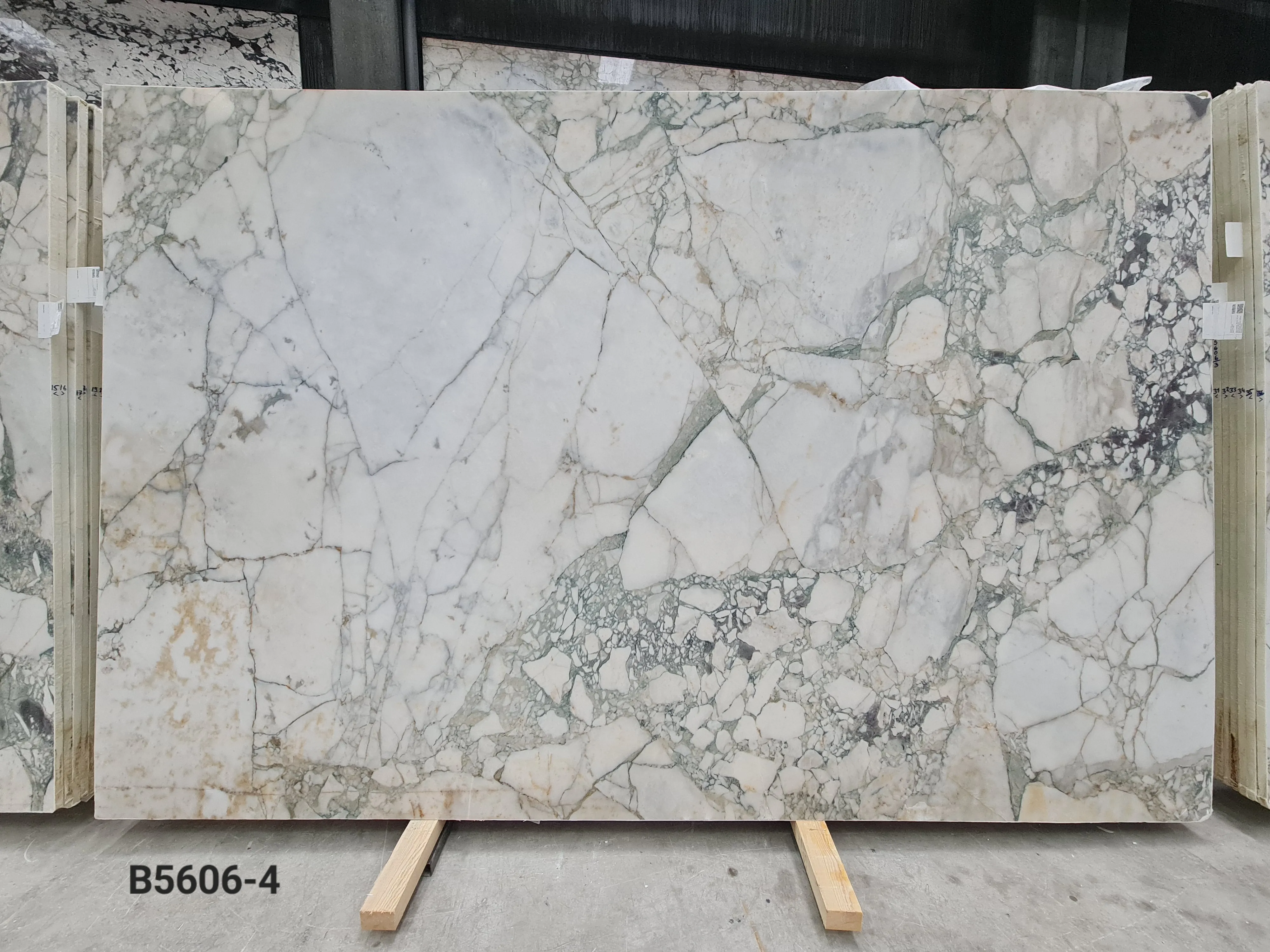 B5606 - 2 CM Calacatta Green Honed