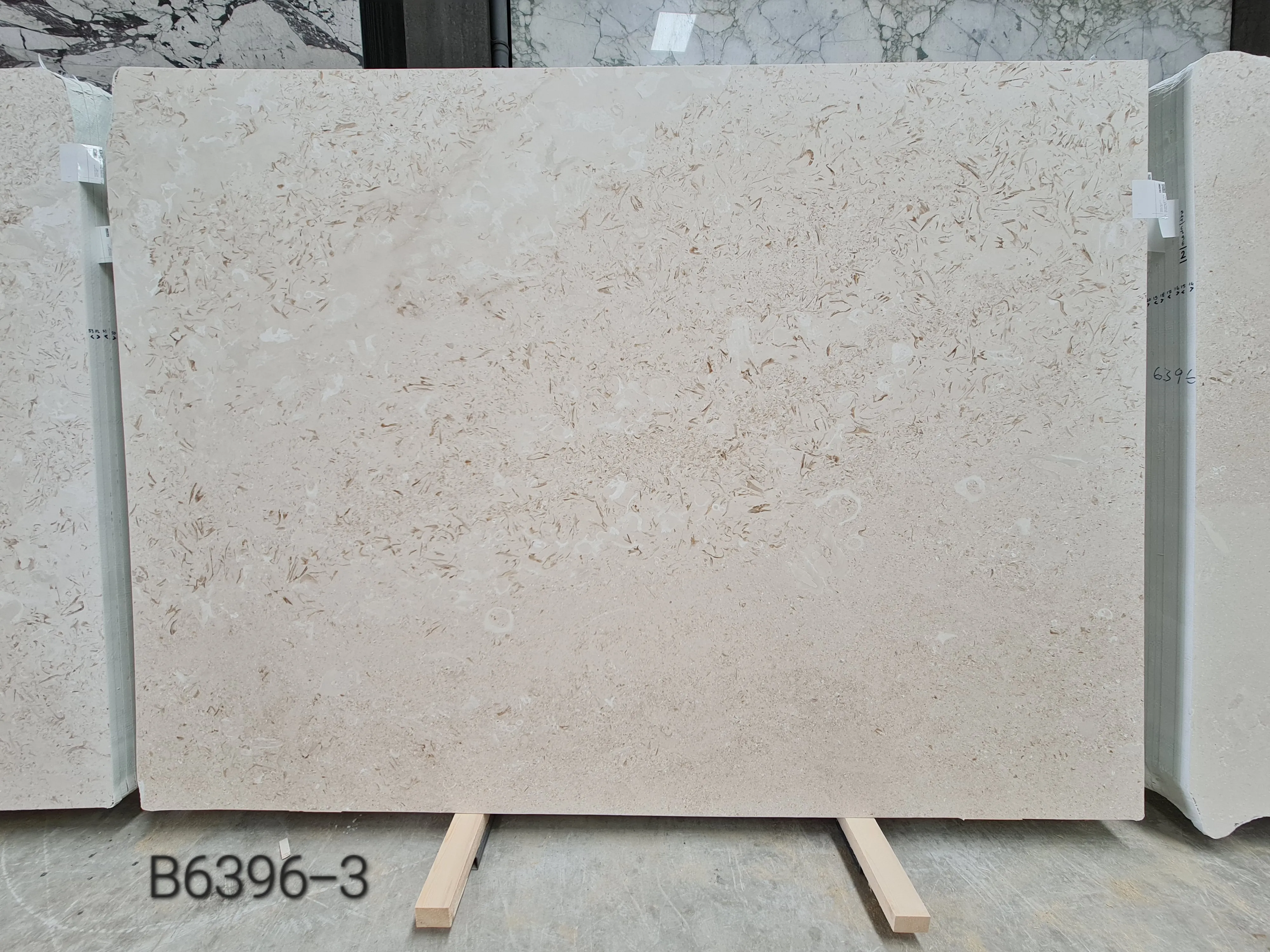 B6396 - 2 CM Myra Honed