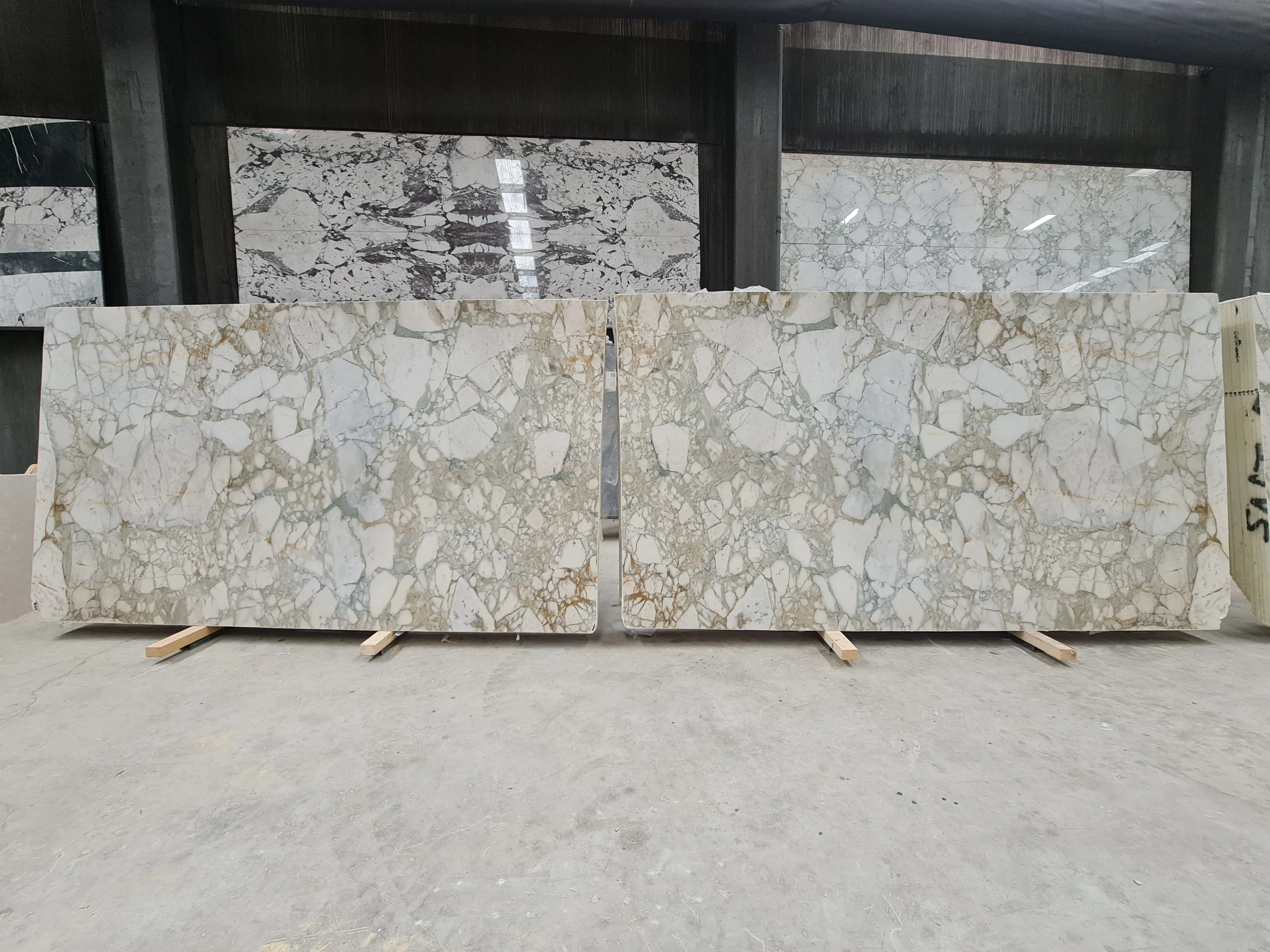 B5088 - 2 CM Calacatta Green Honed