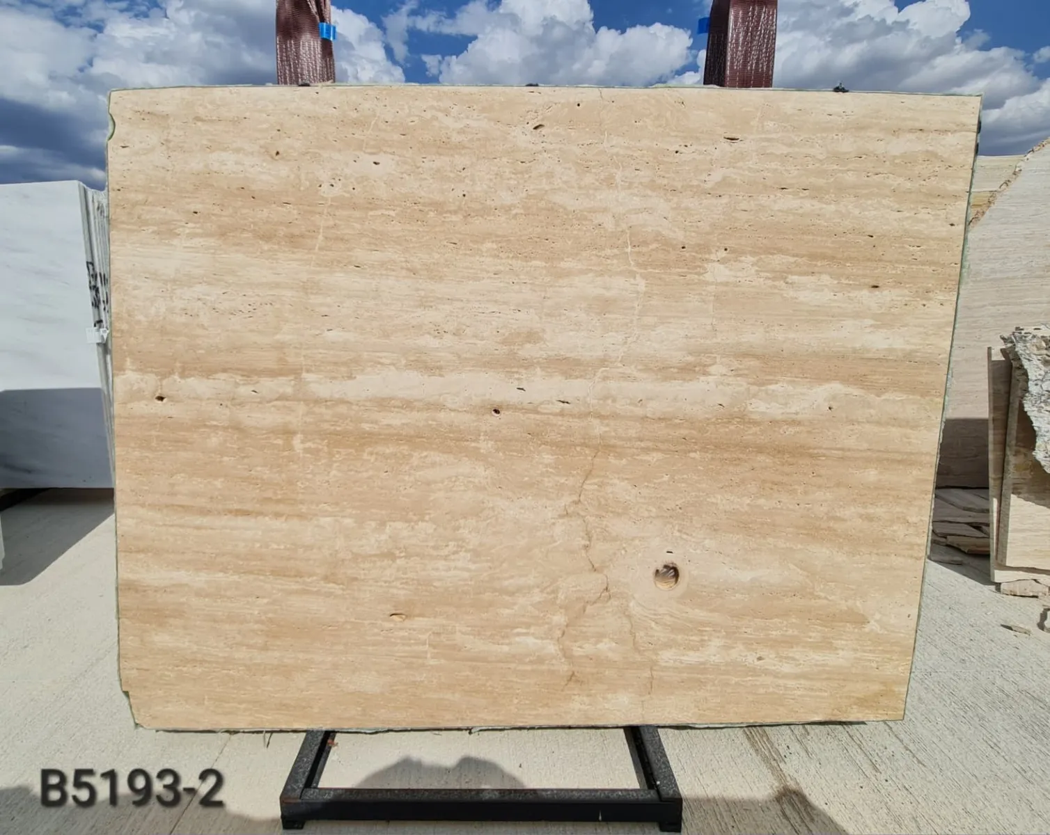 B5193 - 2 CM Travertine Unfilled Honed