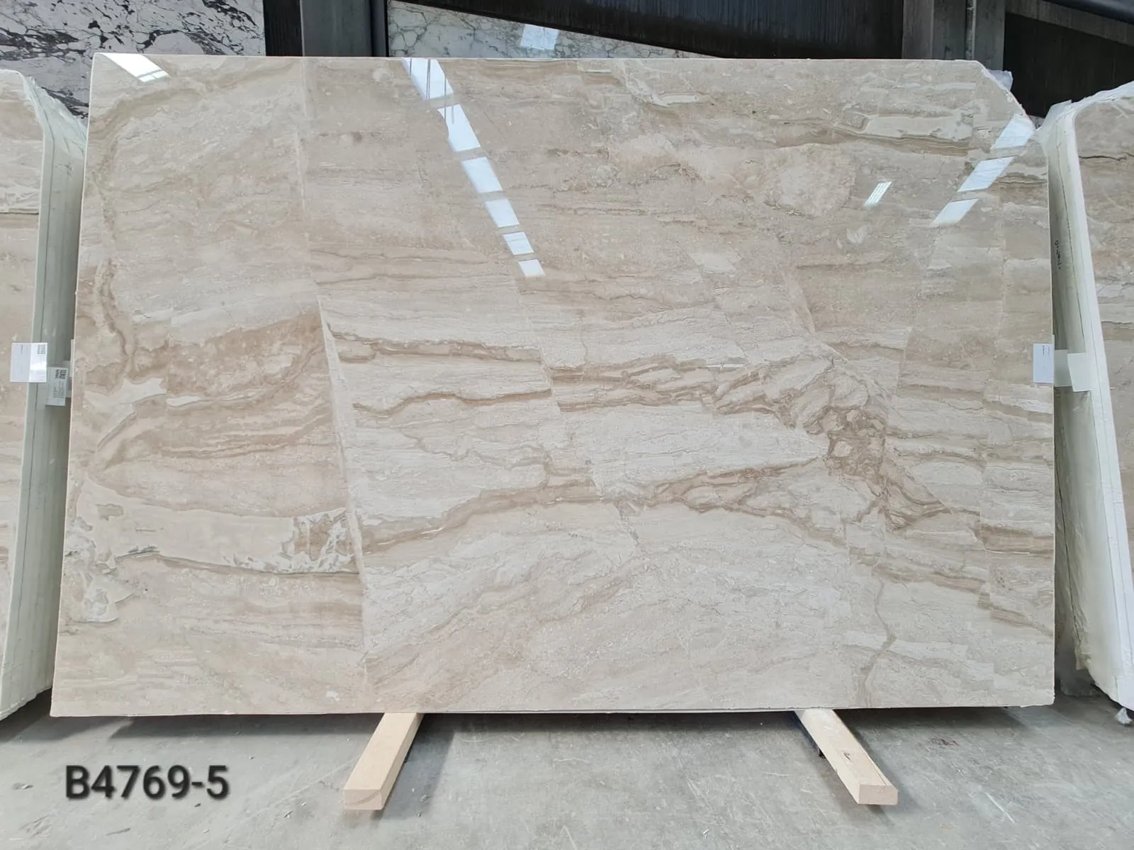 B4769 - 2 CM Diana Royal Polished