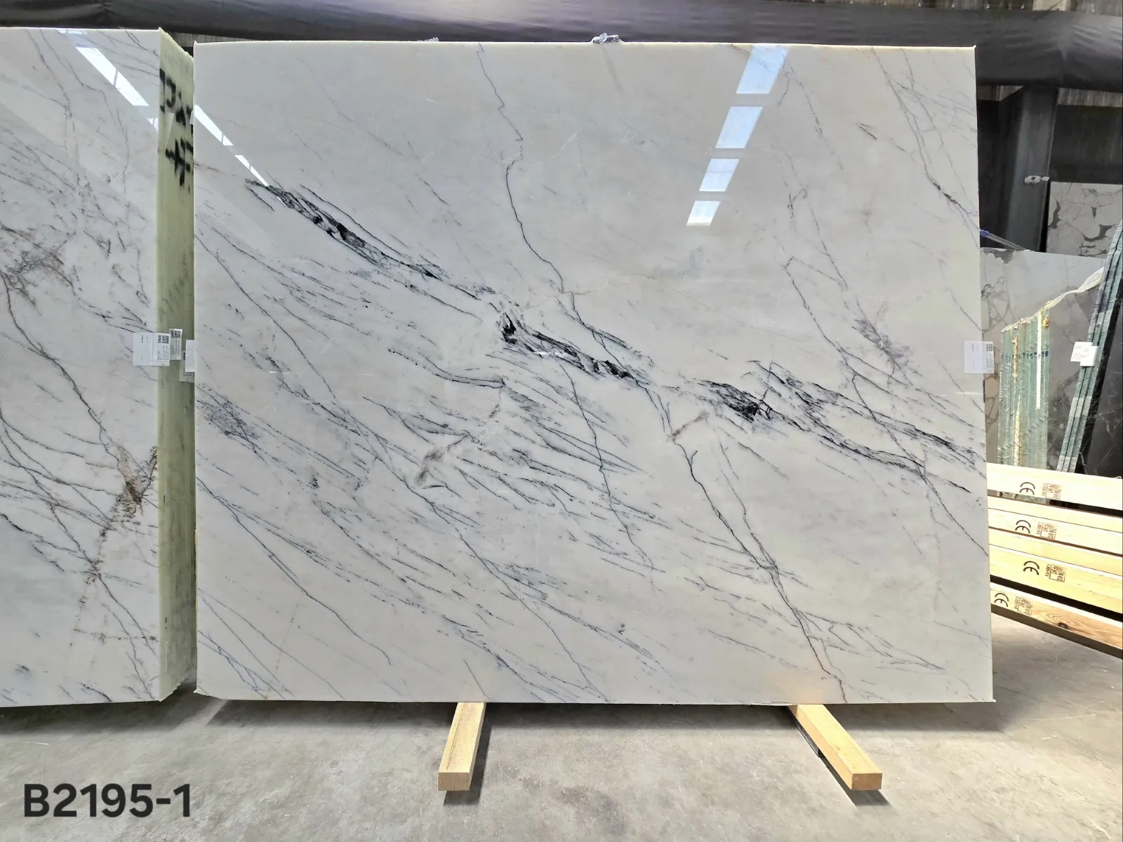 B2195 - 2 CM Lilac Polished