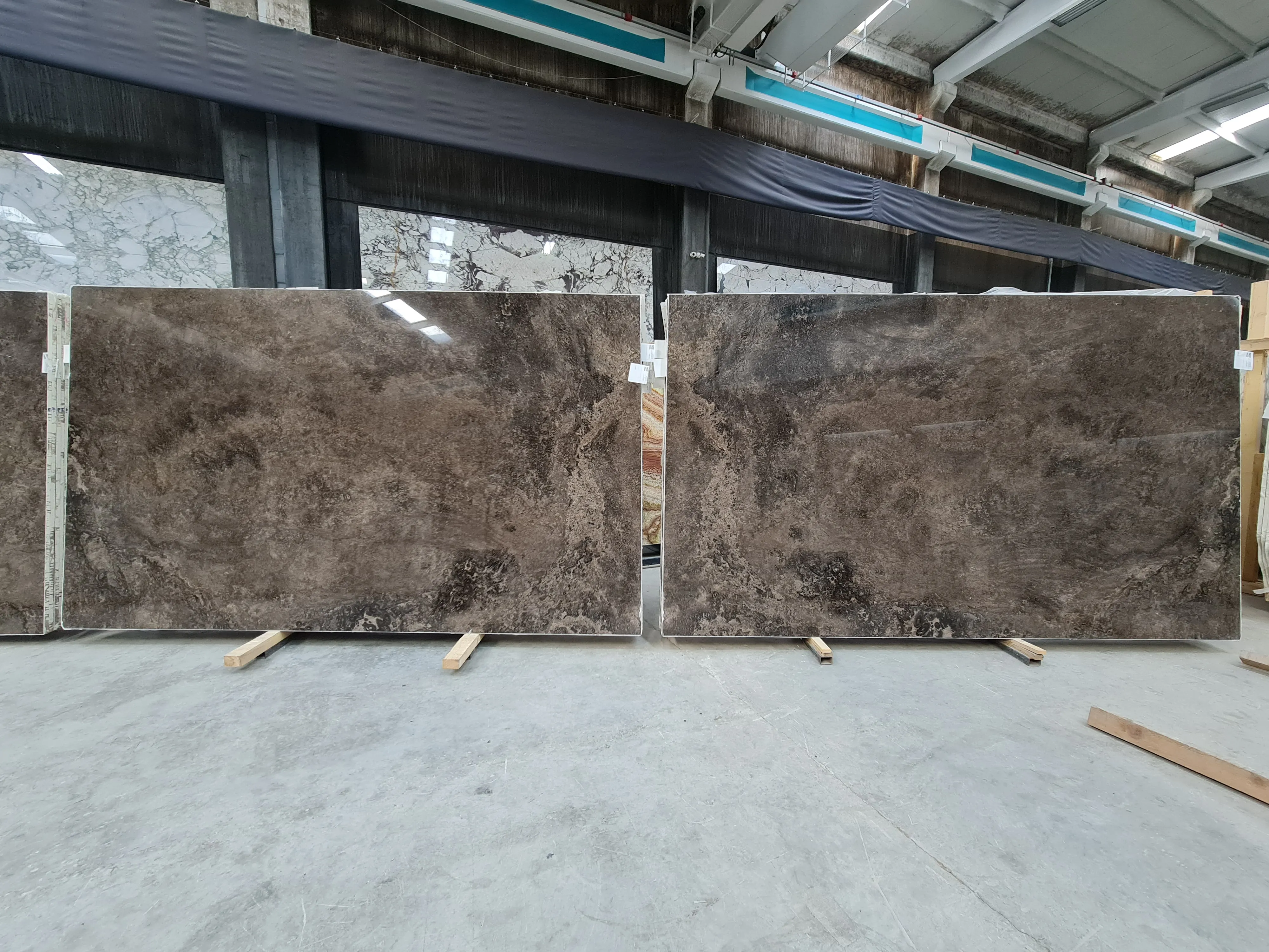 B5294 - 2 CM Narcisse Polished