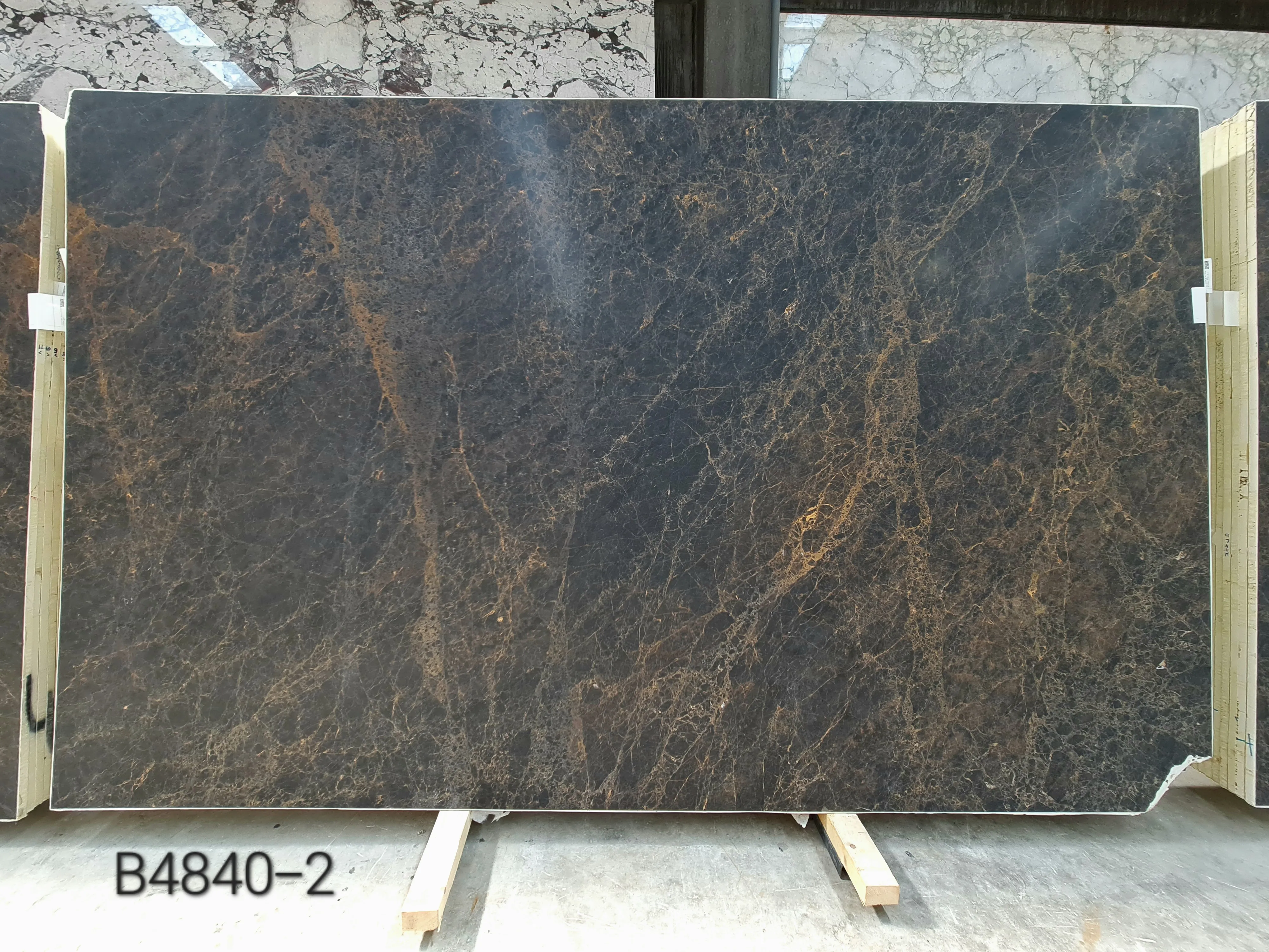 B4804 - 2 CM Golden Emparador Honed
