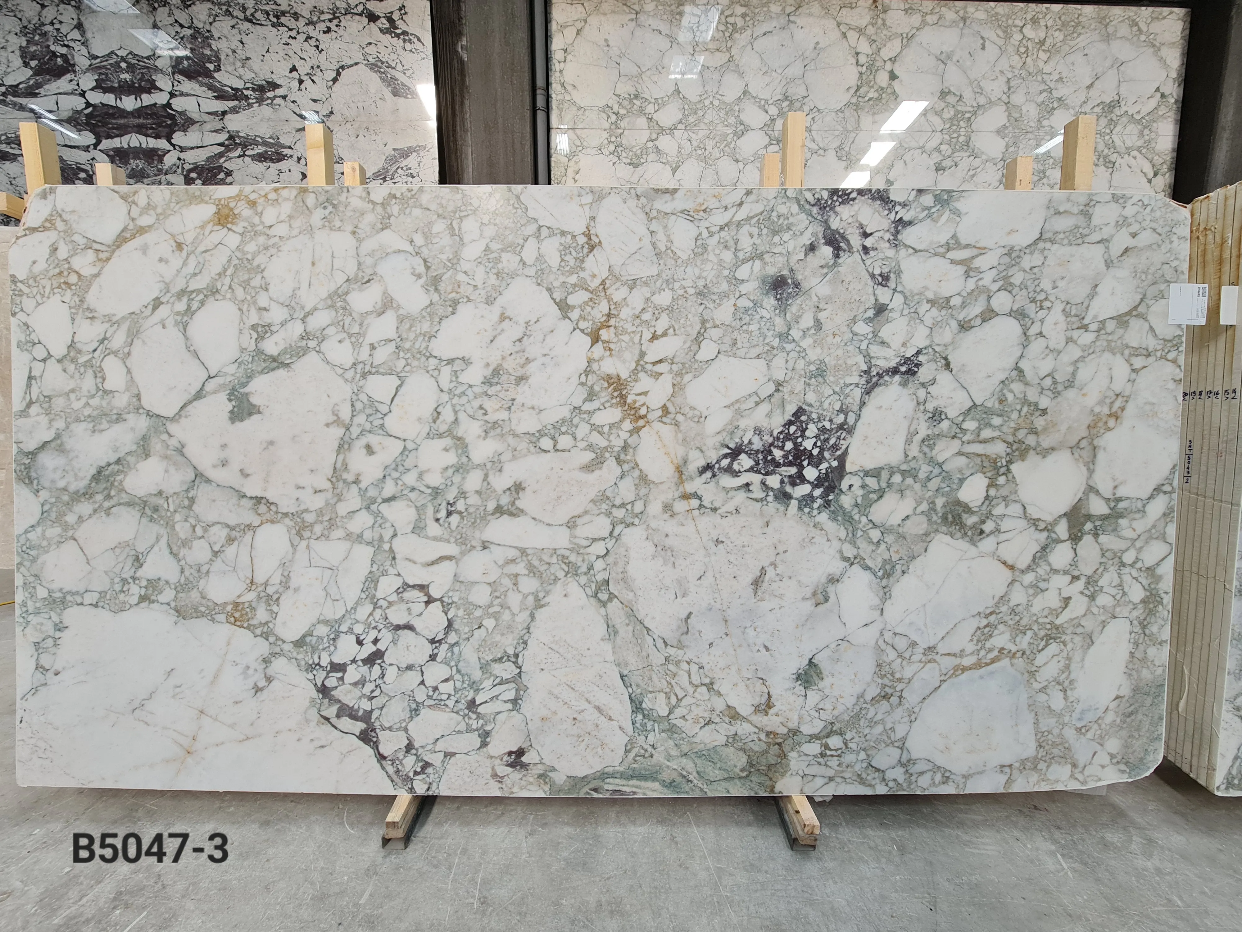 B5047 - 2 CM Calacatta Green Honed