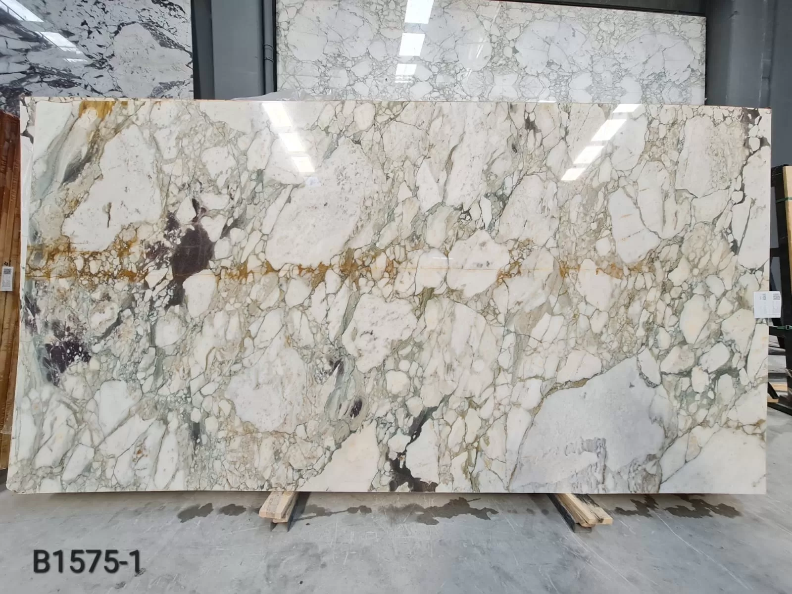 B1575 - 2CM CALACATTA GREEN POLISHED