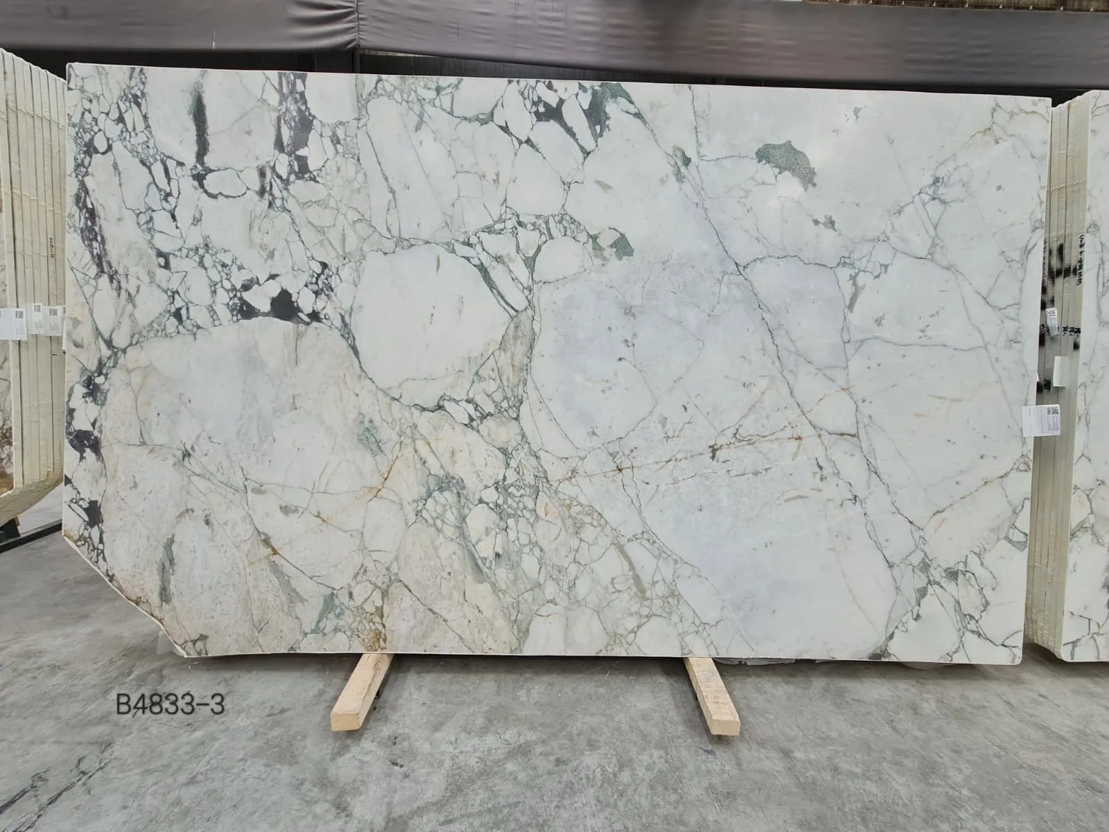 B4833 - 2 CM Calacatta Viola Honed