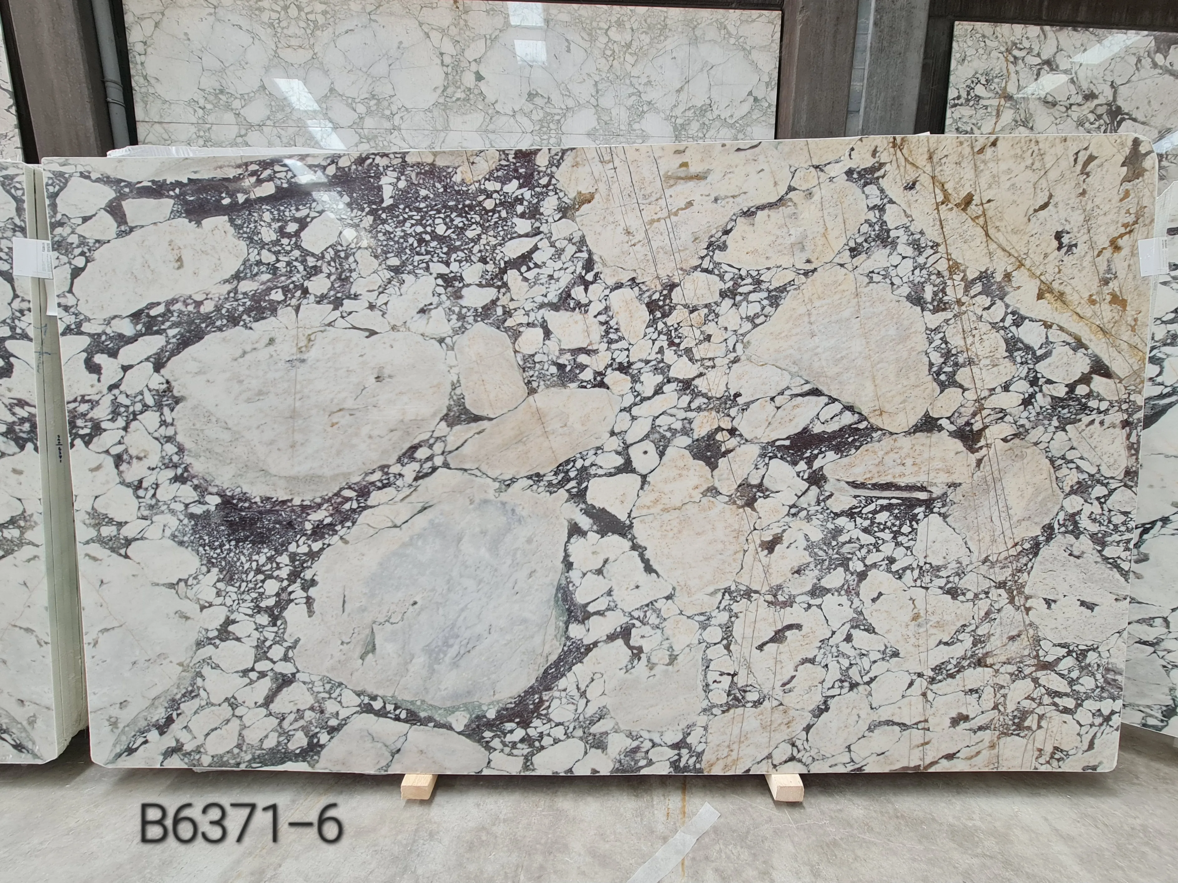 B6371 - 2 CM Calacatta Viola Polished