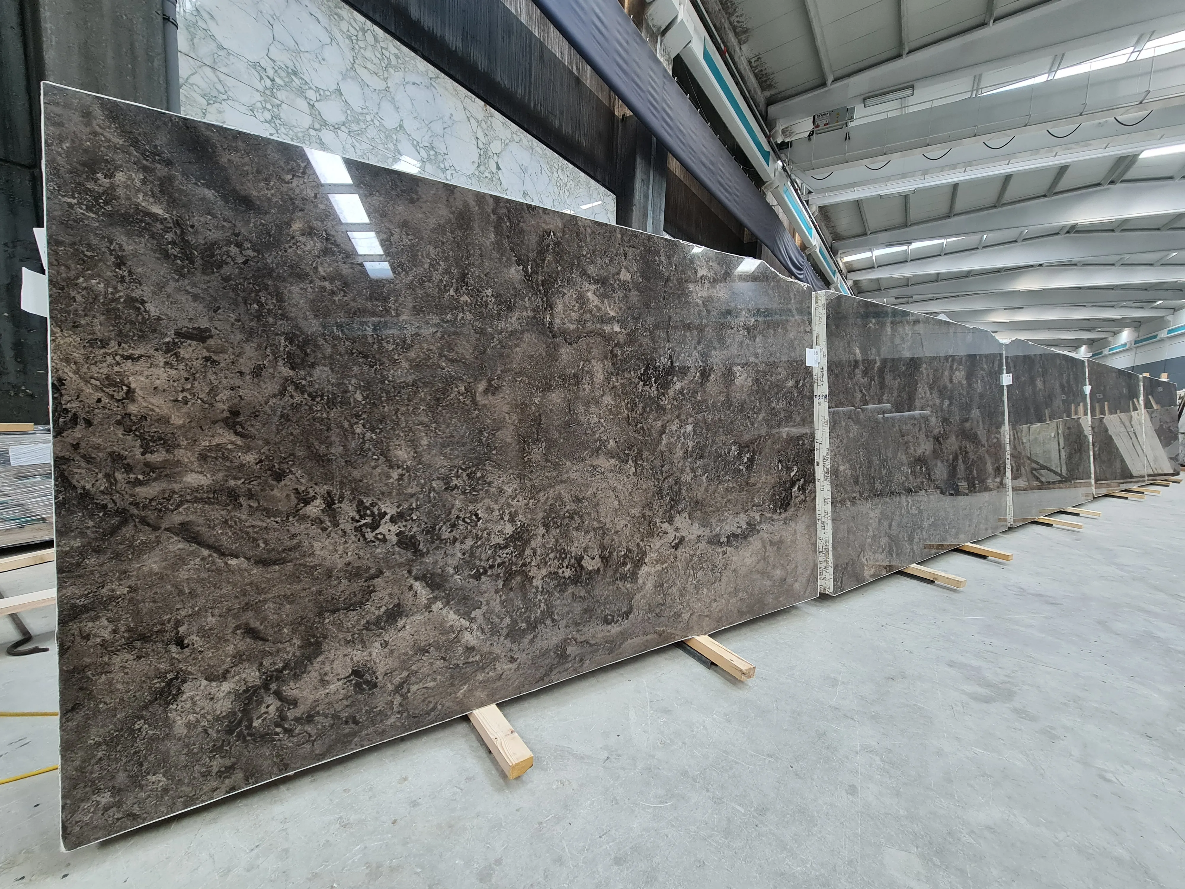 B5294 - 2 CM Narcisse Polished